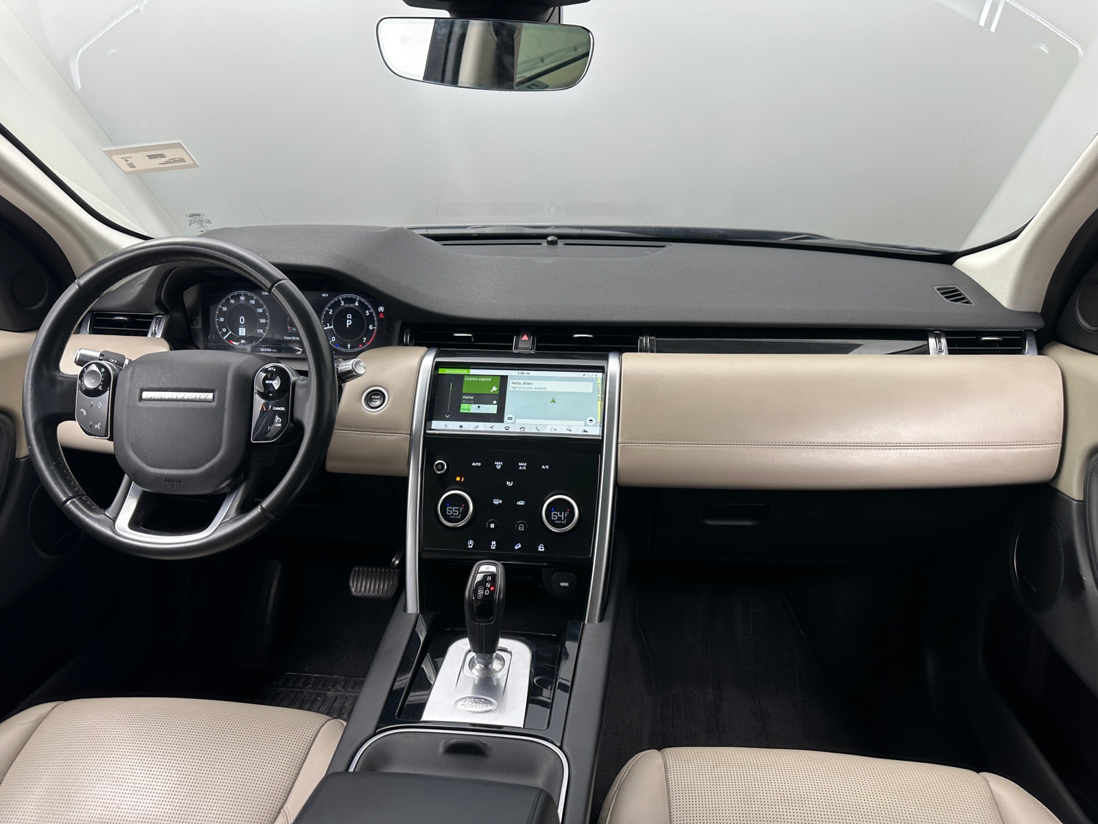 Thumbnail: 2020 Land Rover Discovery Sport - 2