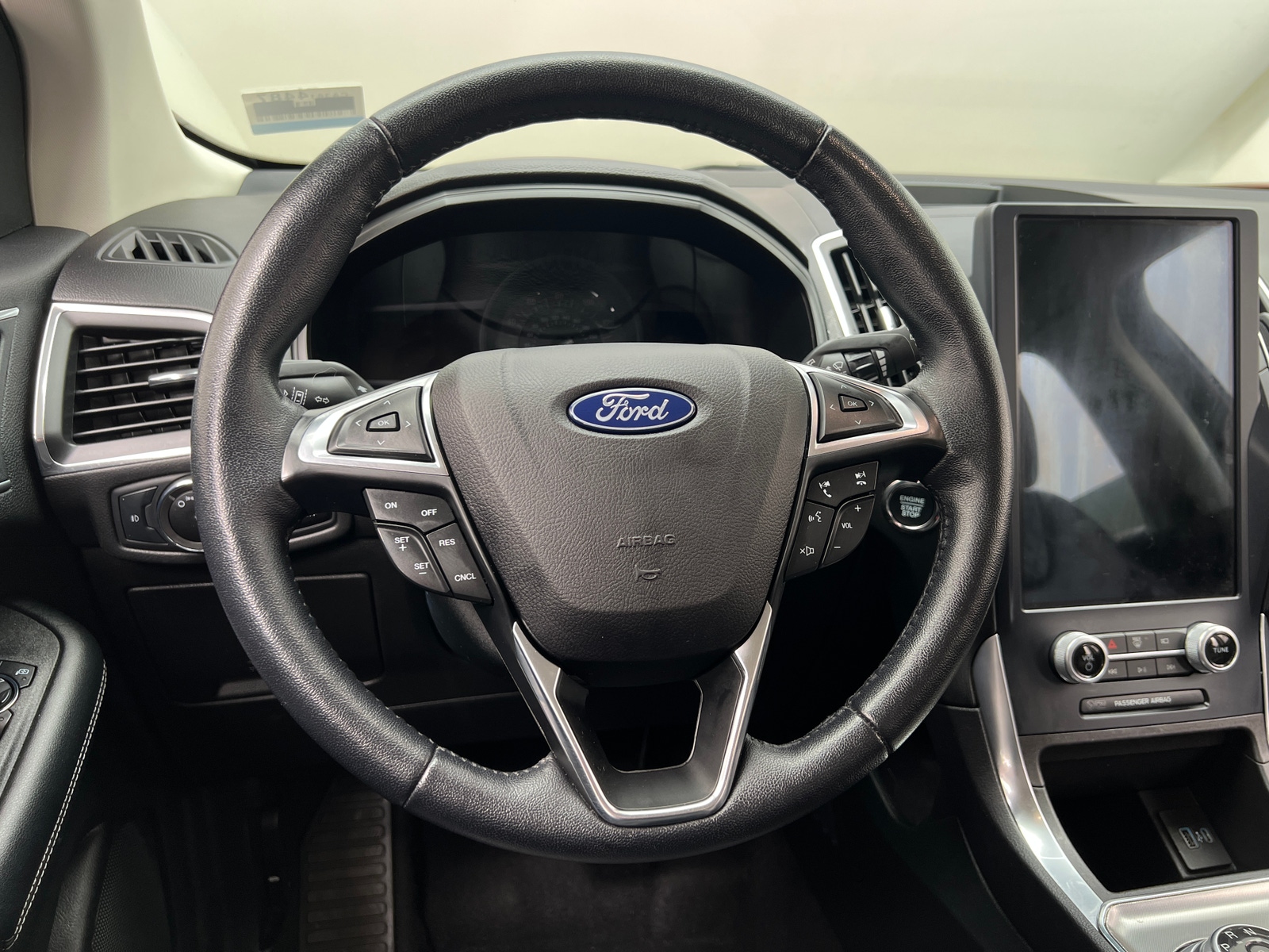 Thumbnail: 2023 Ford Edge - 4