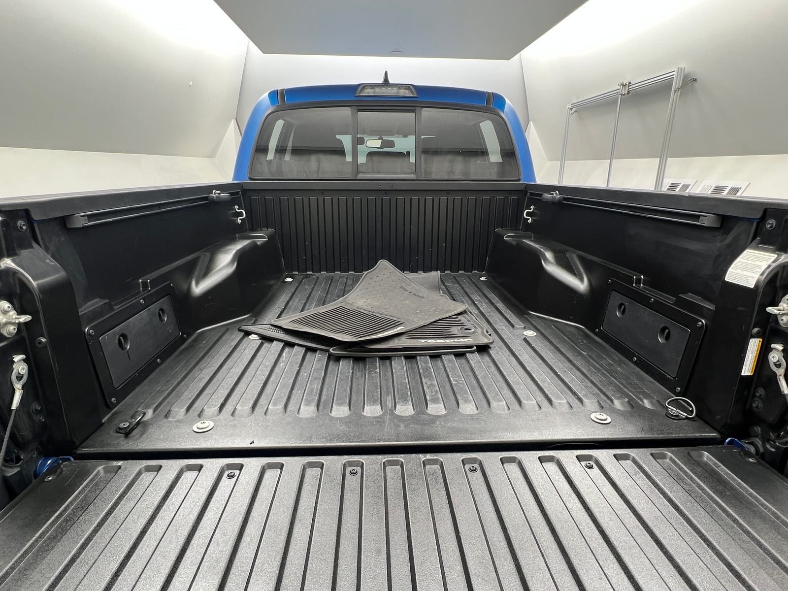 Thumbnail: 2016 Toyota Tacoma - 7