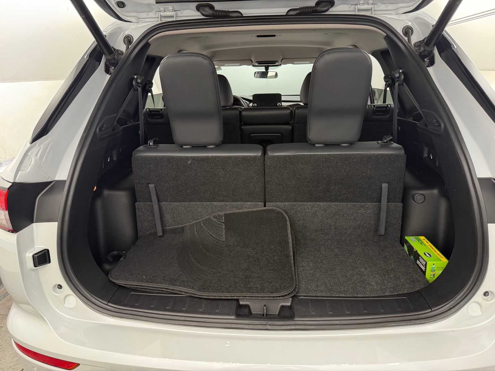 Thumbnail: 2024 Mitsubishi Outlander - 6