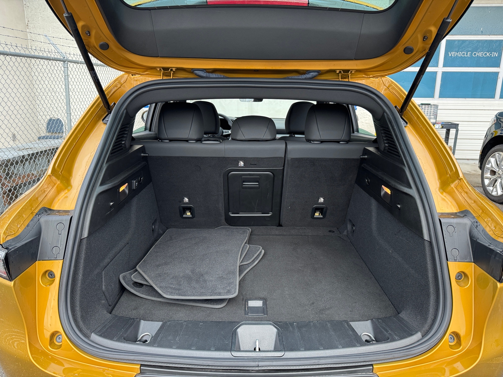 Thumbnail: 2024 Dodge Hornet - 7