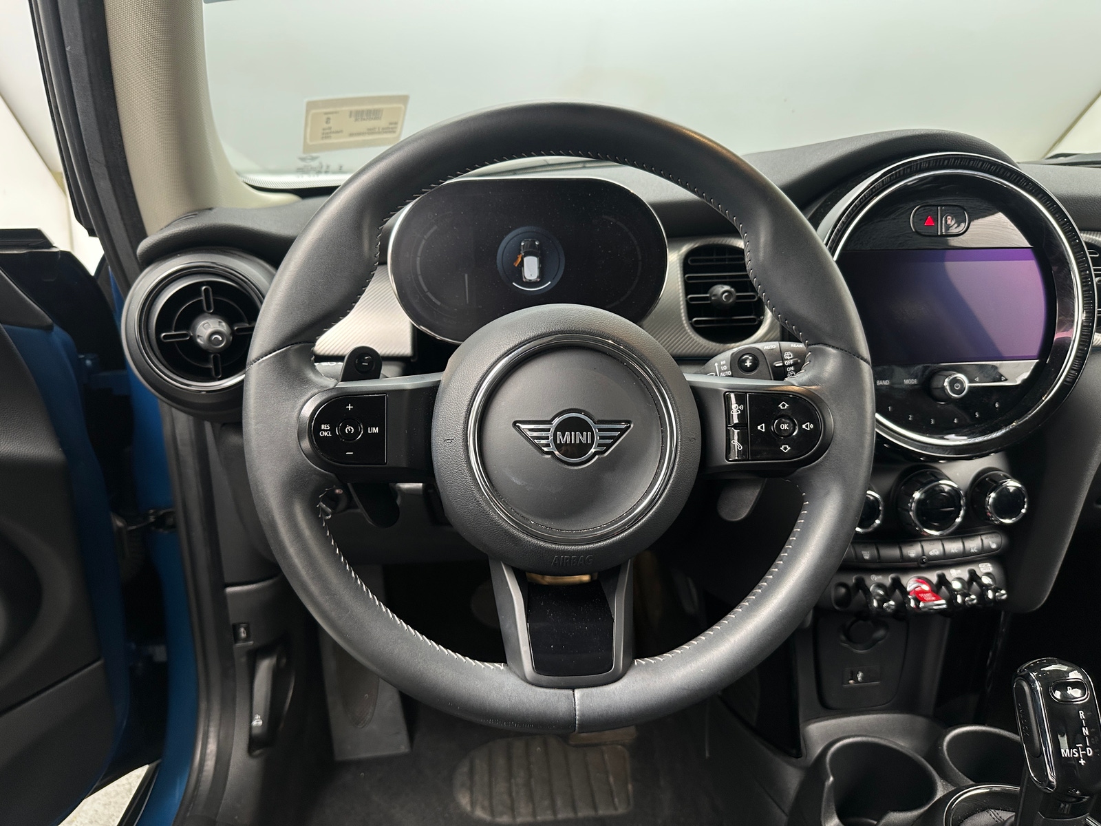 Thumbnail: 2023 MINI Cooper Hardtop - 4