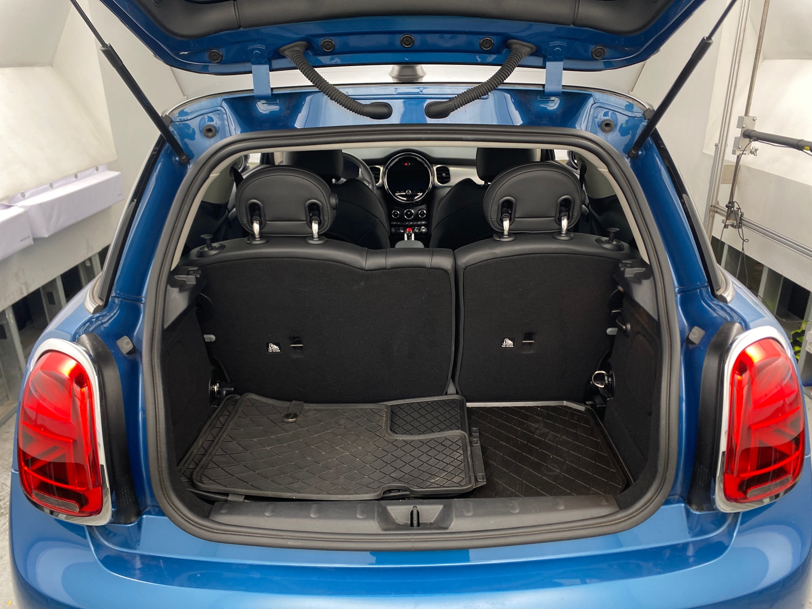 Thumbnail: 2023 MINI Cooper Hardtop - 6