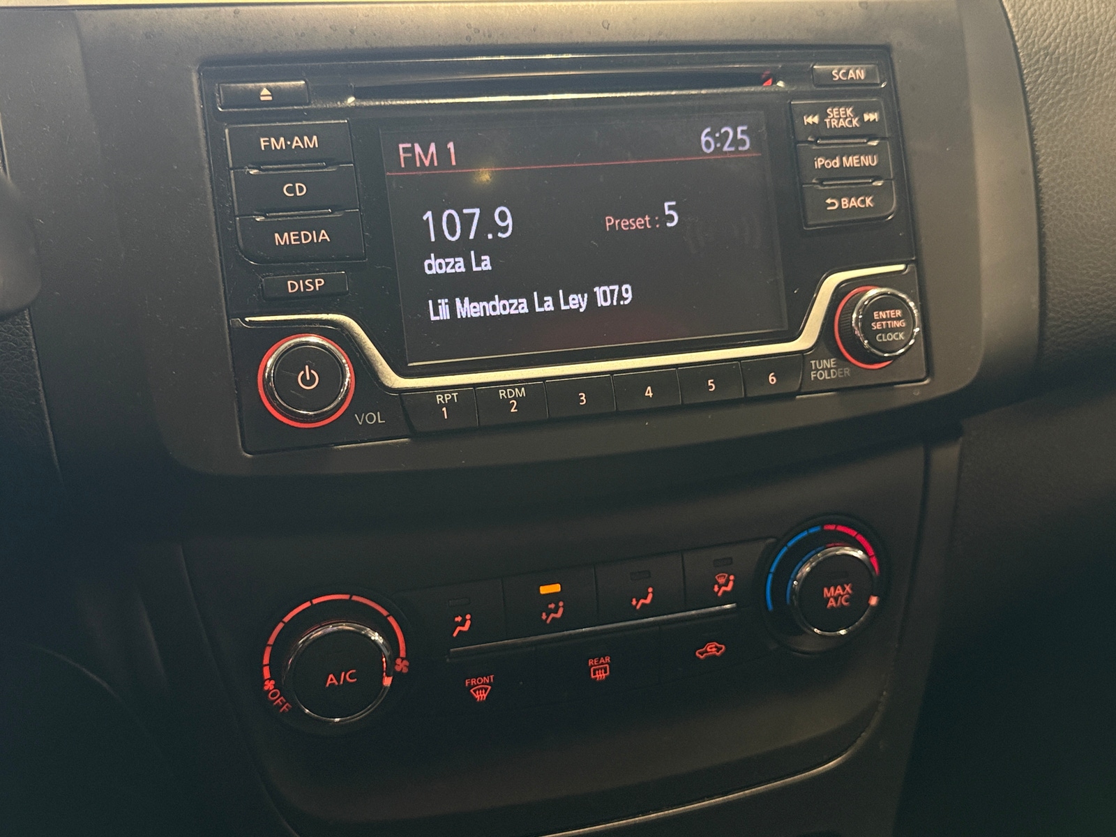 Thumbnail: 2018 Nissan Sentra - 4