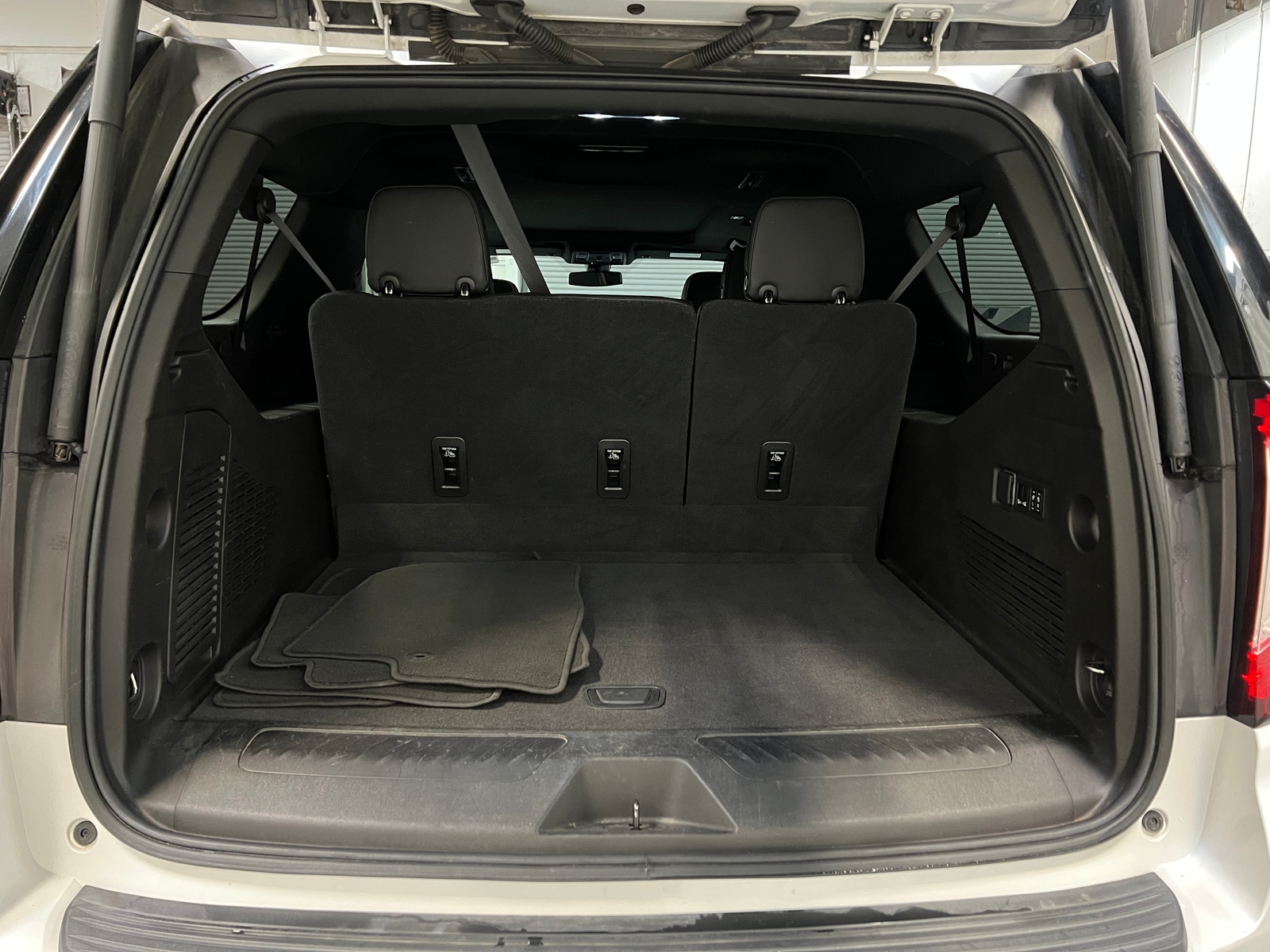 Thumbnail: 2021 GMC Yukon XL - 6