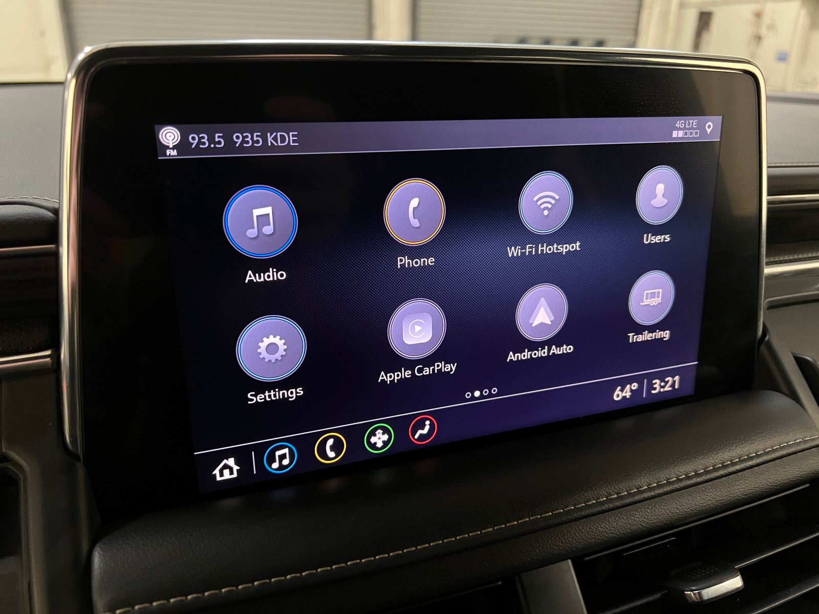 Thumbnail: 2021 GMC Yukon XL - 3