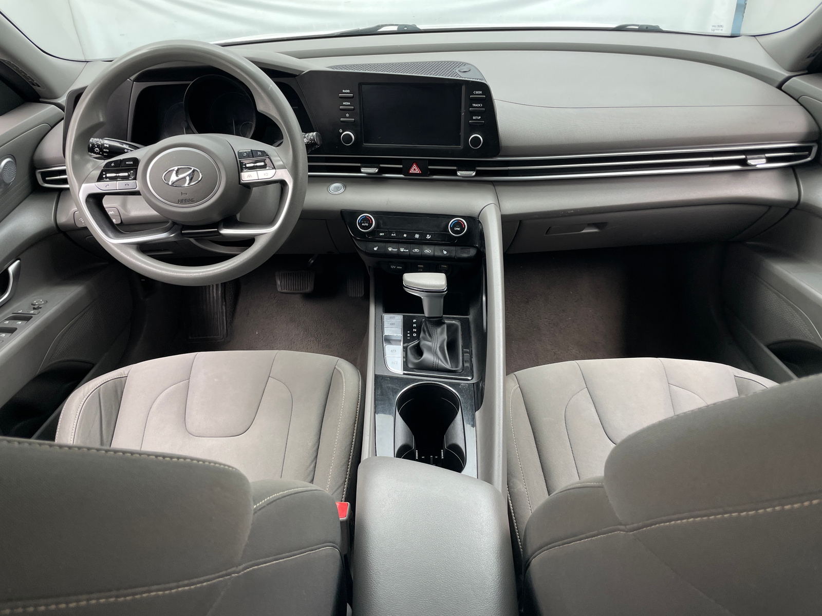 Thumbnail: 2023 Hyundai Elantra - 3