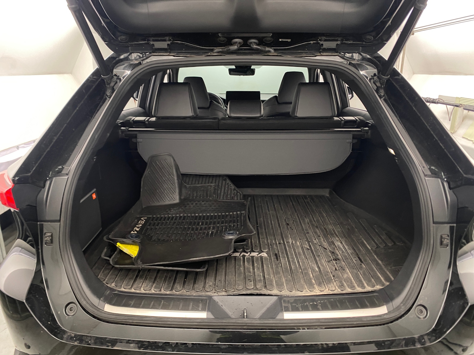 Thumbnail: 2021 Toyota Venza - 6