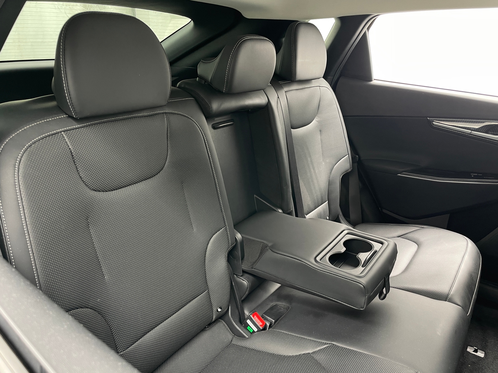 Thumbnail: 2022 Kia EV6 - 5