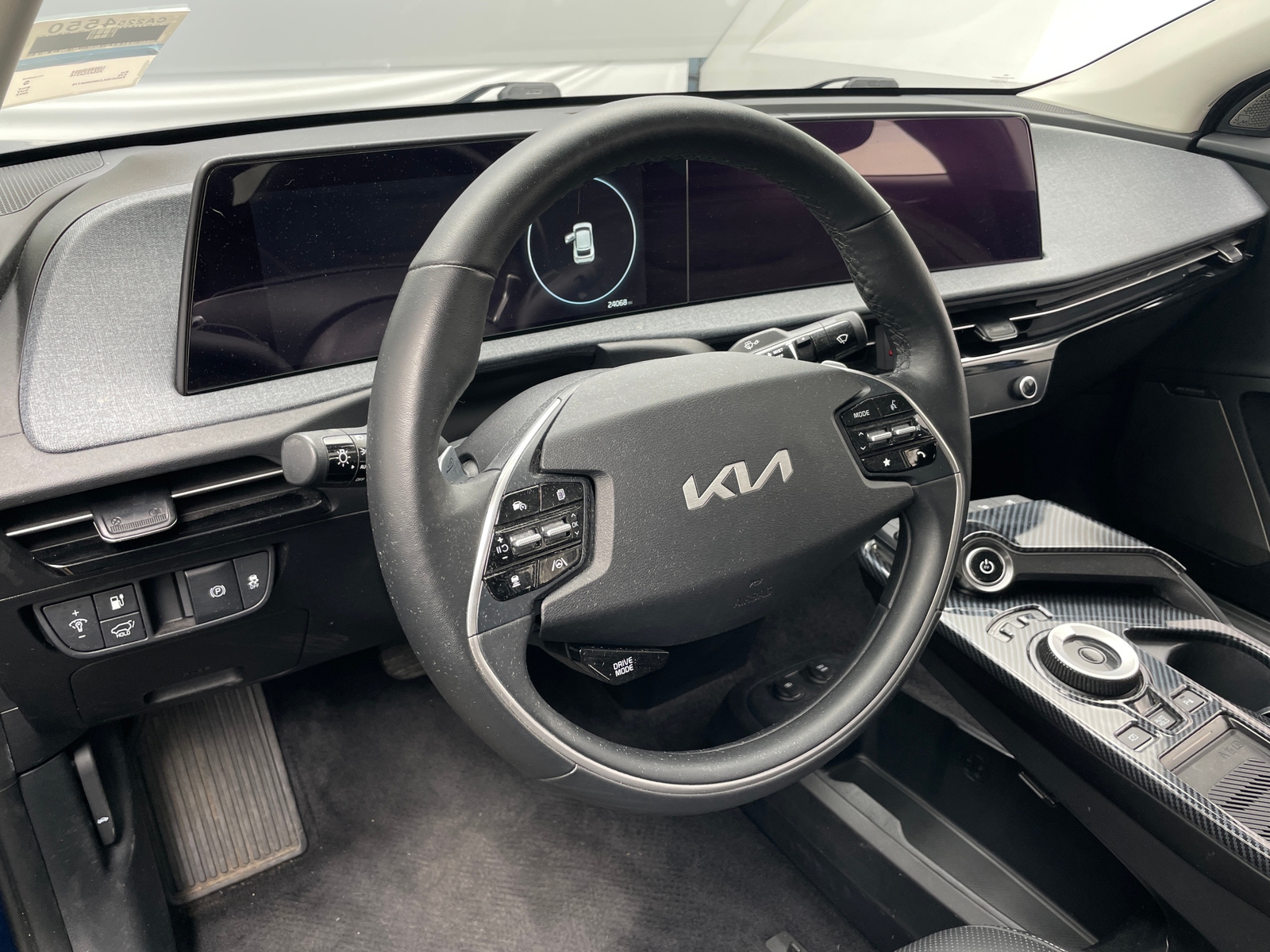 Thumbnail: 2022 Kia EV6 - 4