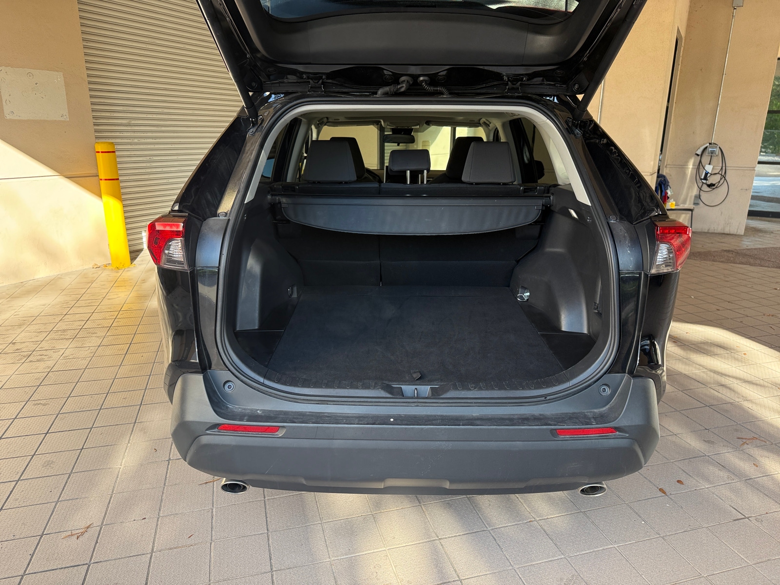 Thumbnail: 2025 Toyota RAV4 - 4