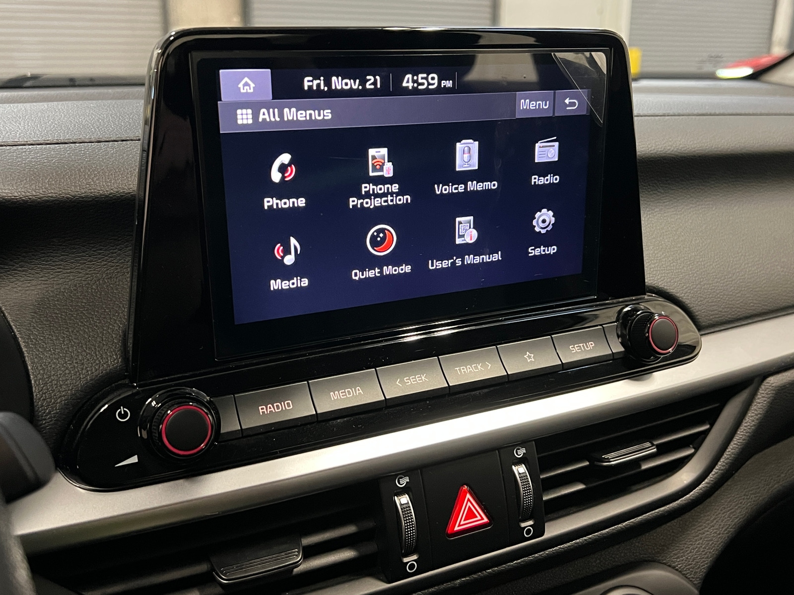 Thumbnail: 2023 Kia Forte - 4