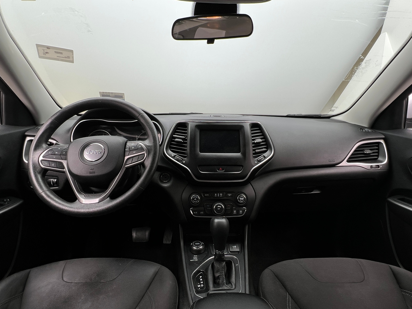 Thumbnail: 2019 Jeep Cherokee - 3