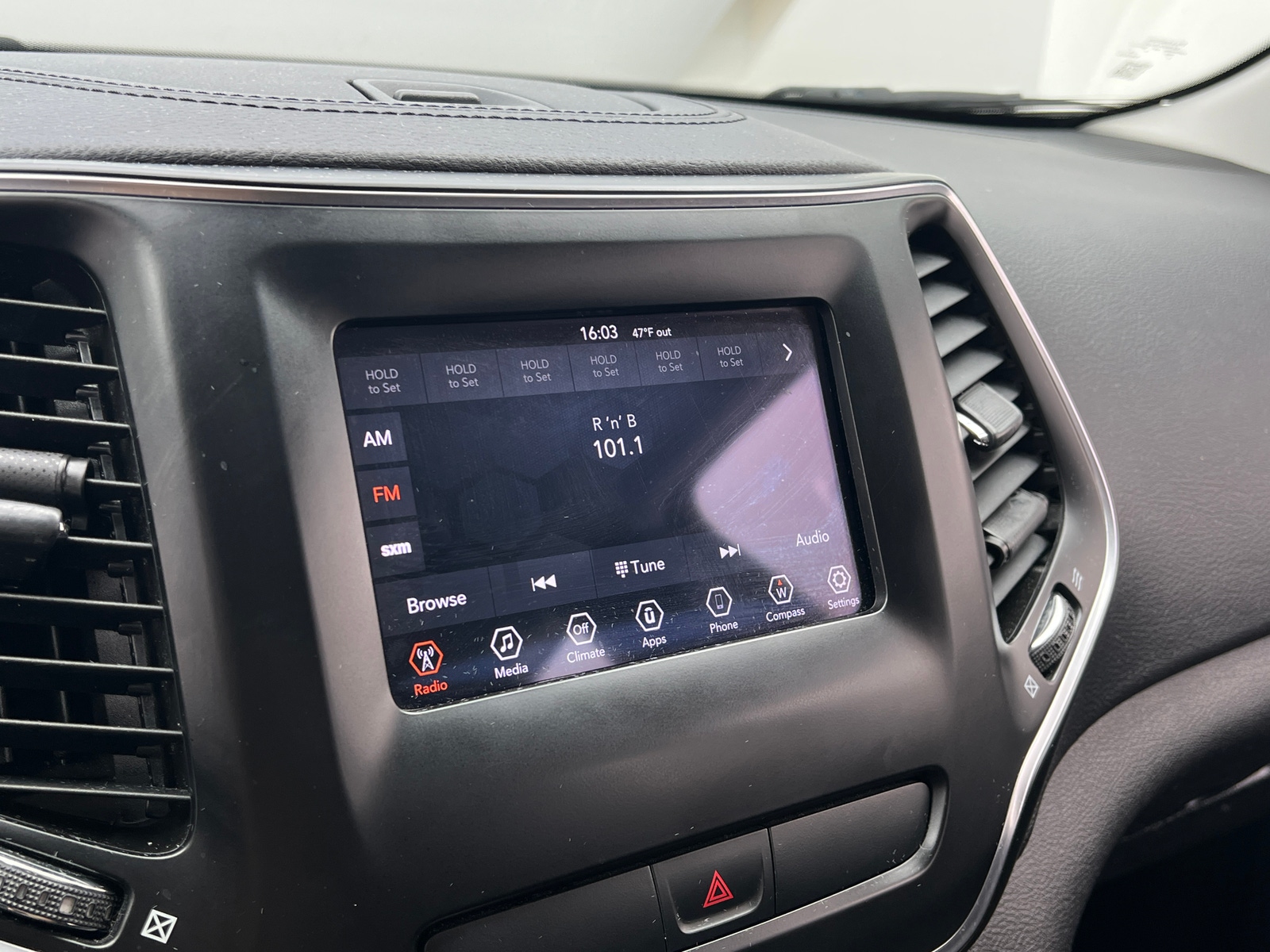 Thumbnail: 2019 Jeep Cherokee - 4