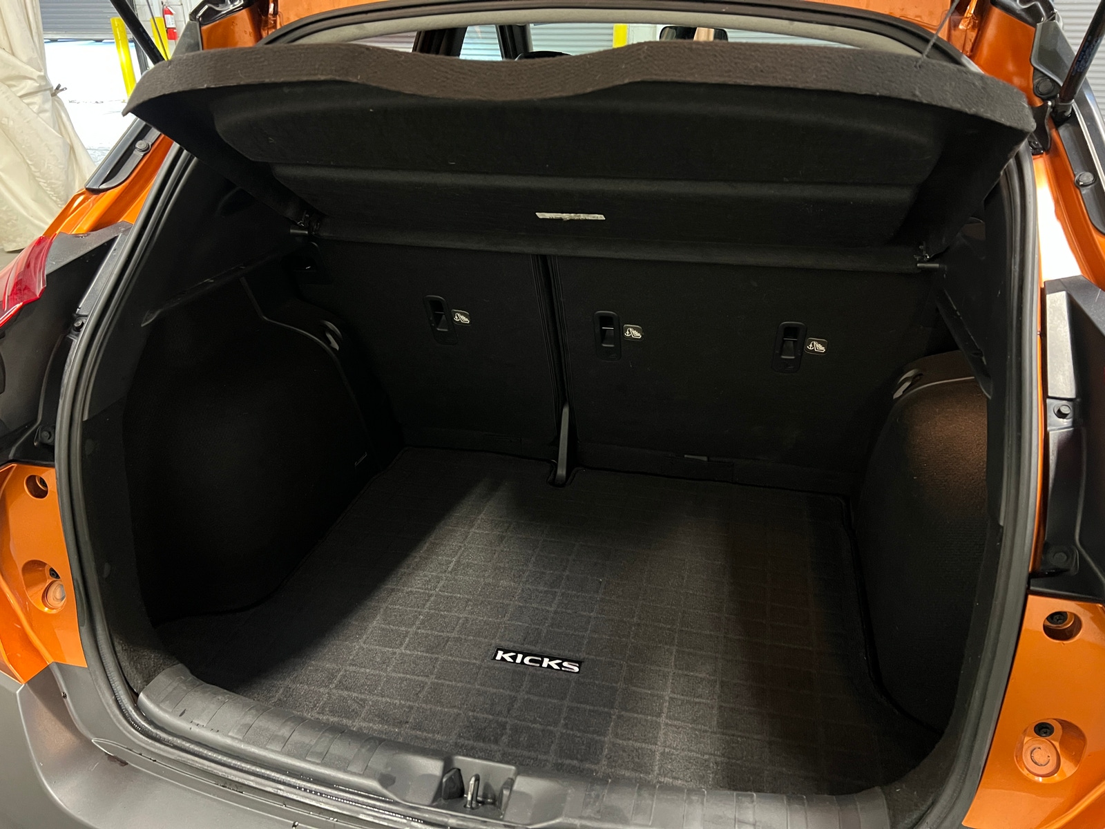 Thumbnail: 2019 Nissan Kicks - 6