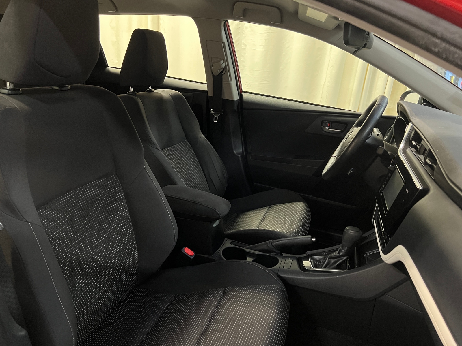 Thumbnail: 2017 Toyota Corolla iM - 2