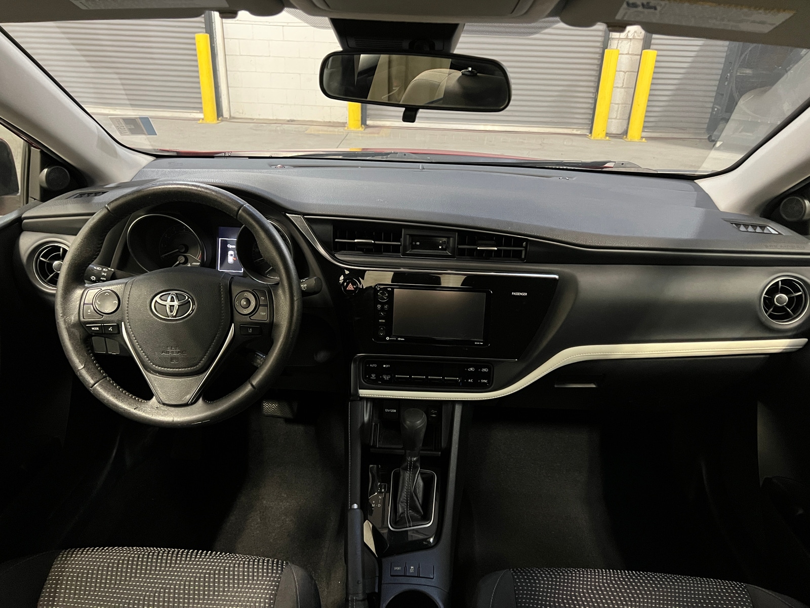 Thumbnail: 2017 Toyota Corolla iM - 3