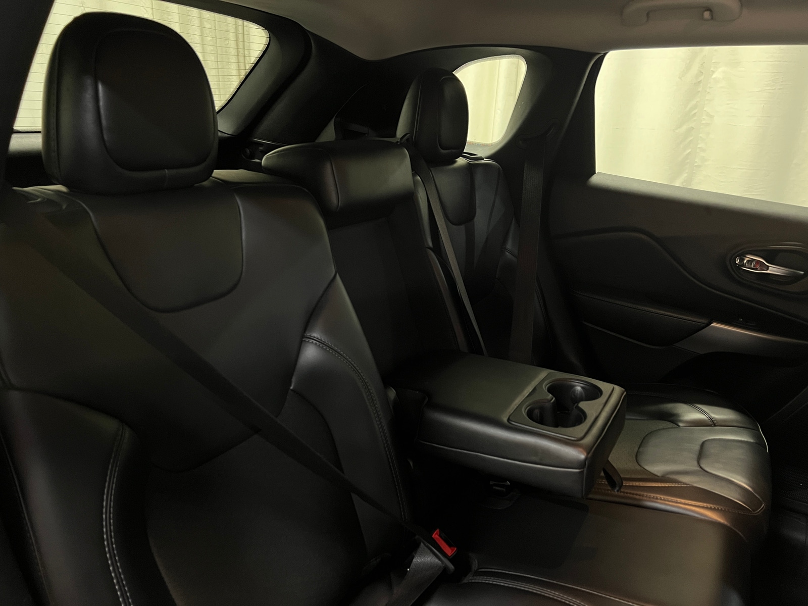 Thumbnail: 2020 Jeep Cherokee - 5