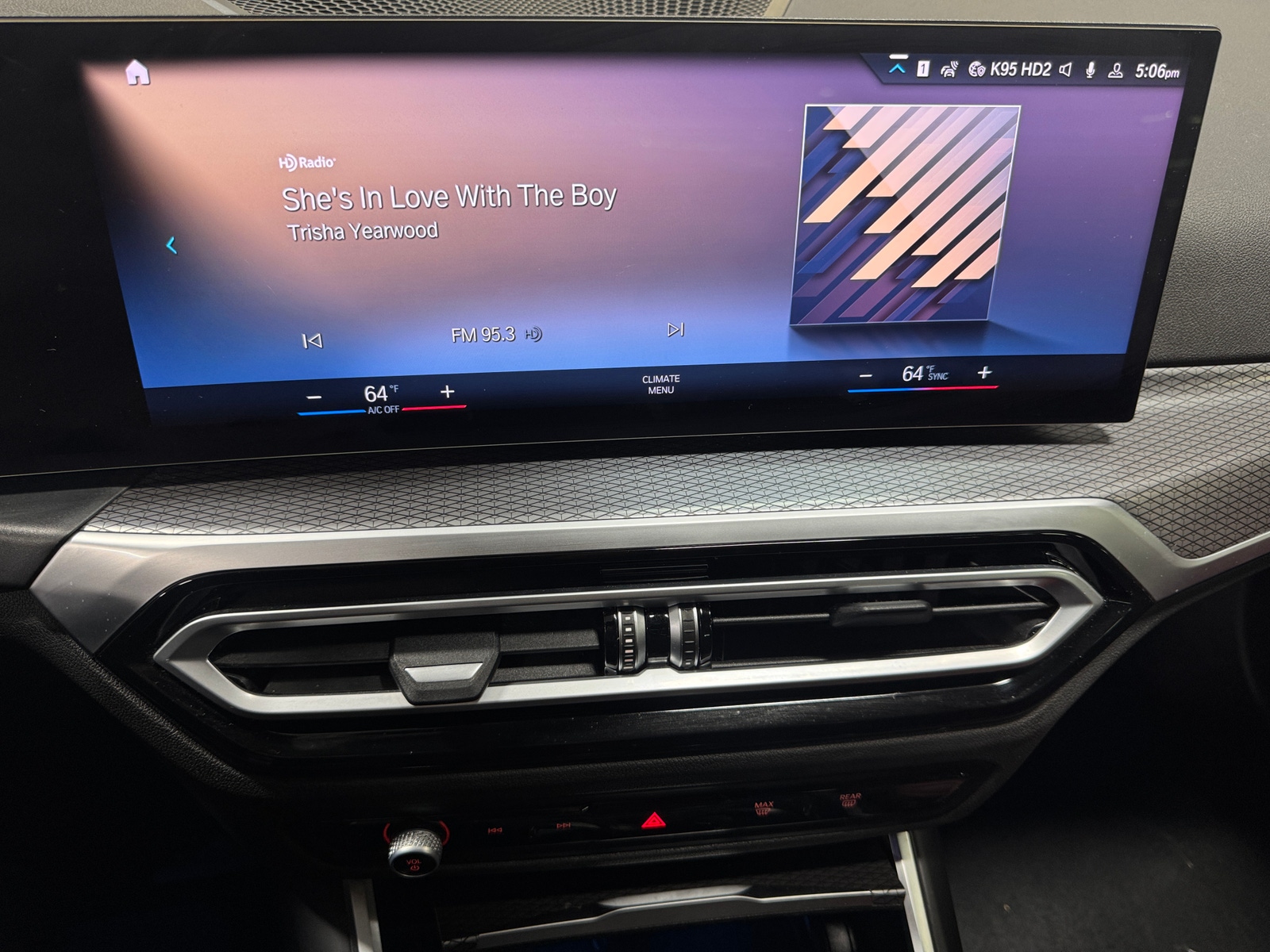 Thumbnail: 2023 BMW 3 Series - 3