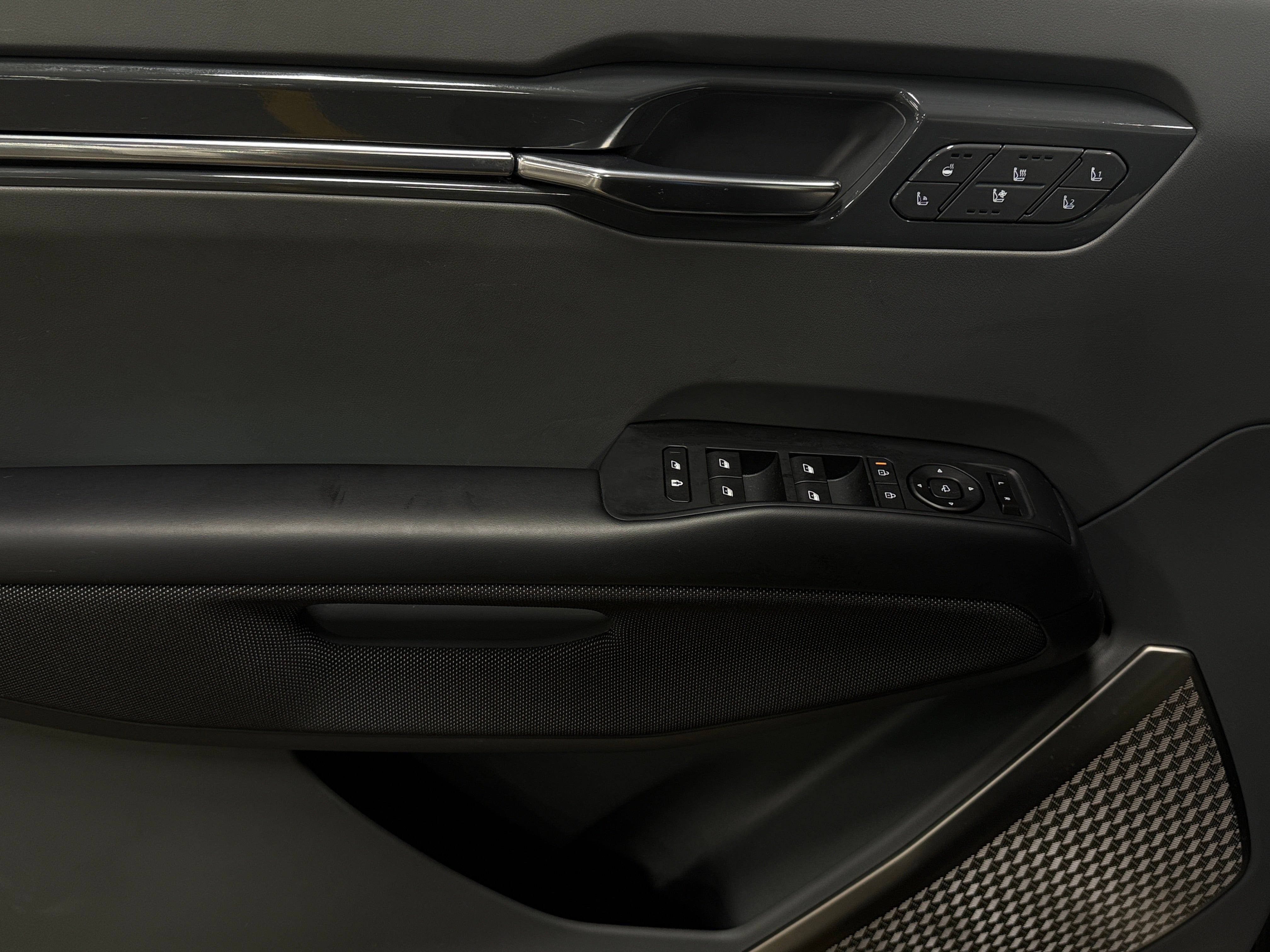 Used 2024 Kia Ev9 GT-Line with VIN KNDAEFS53R6020867 for sale in Oak Creek, WI