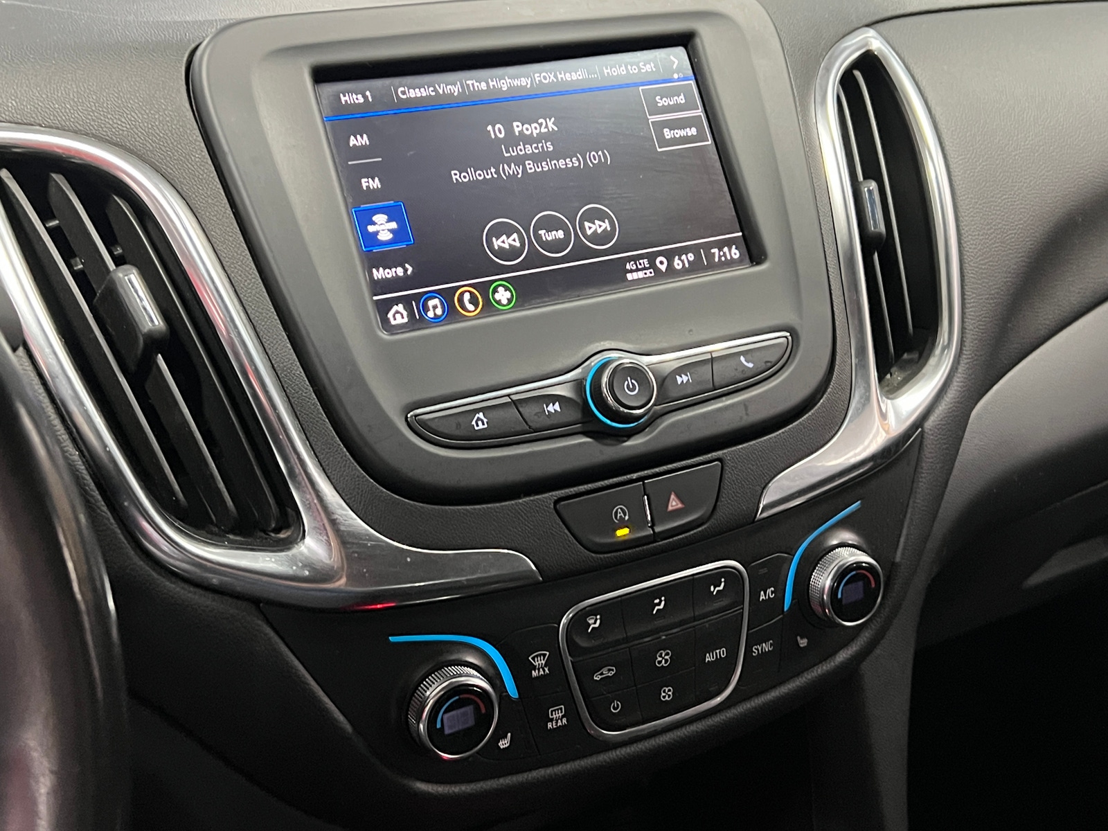 Thumbnail: 2022 Chevrolet Equinox - 4