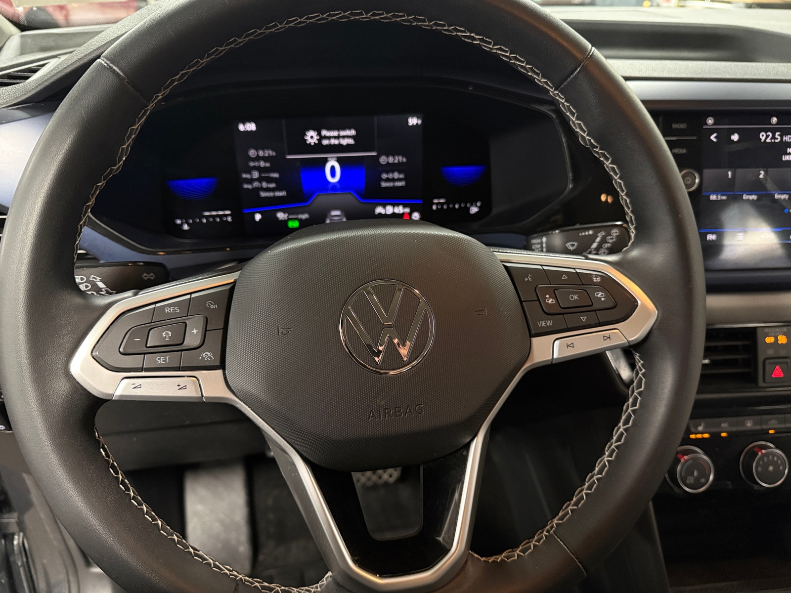 Thumbnail: 2023 Volkswagen Taos - 4