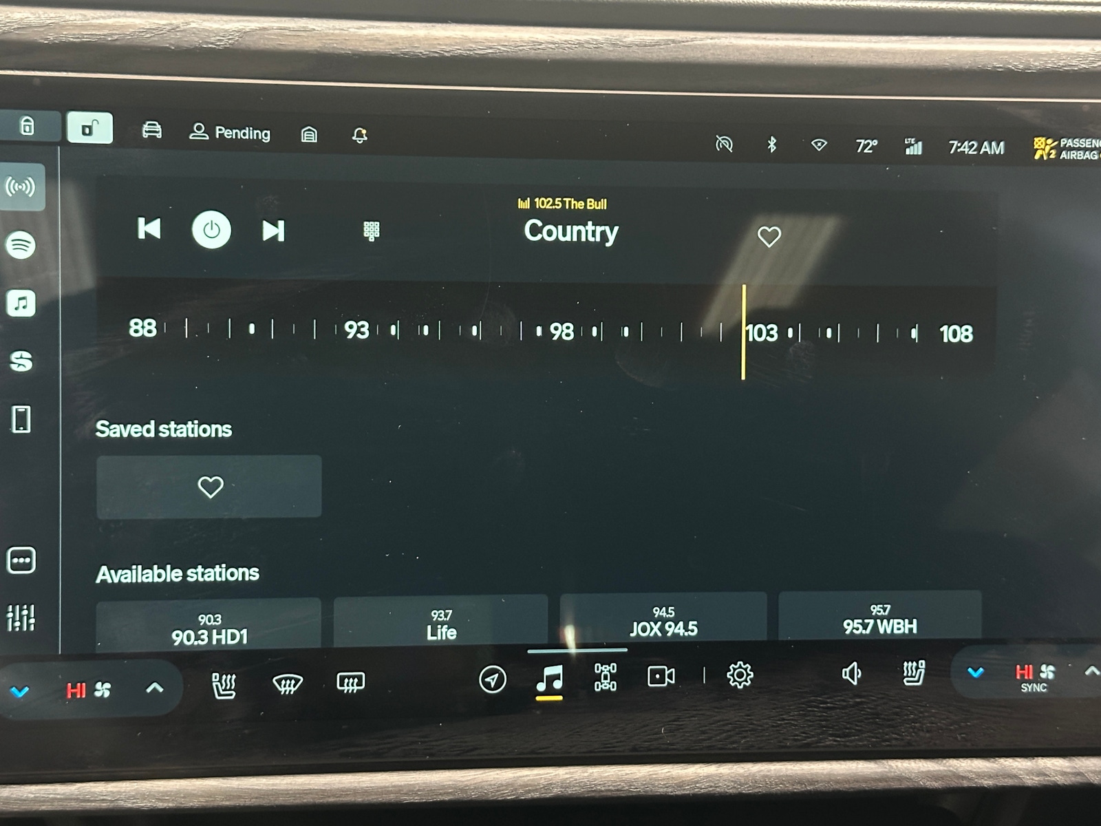 Thumbnail: 2022 Rivian R1T - 3