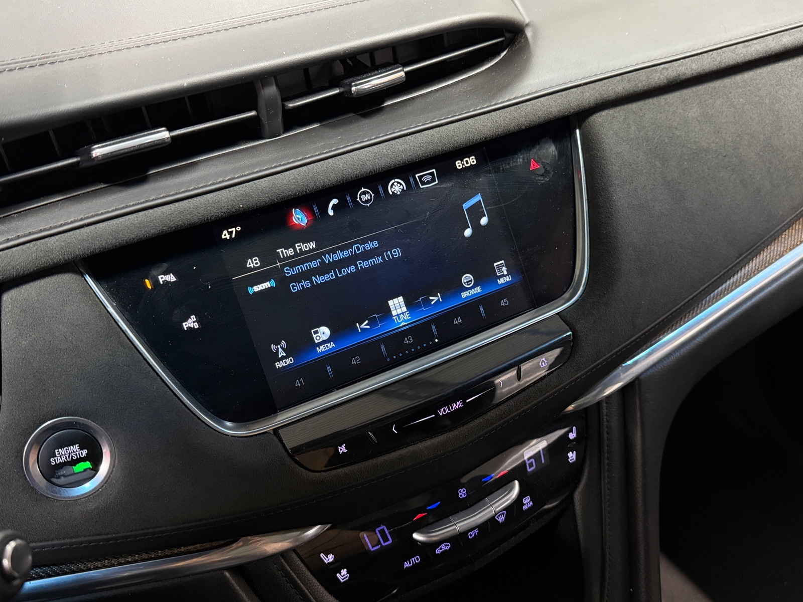 Thumbnail: 2017 Cadillac XT5 - 3