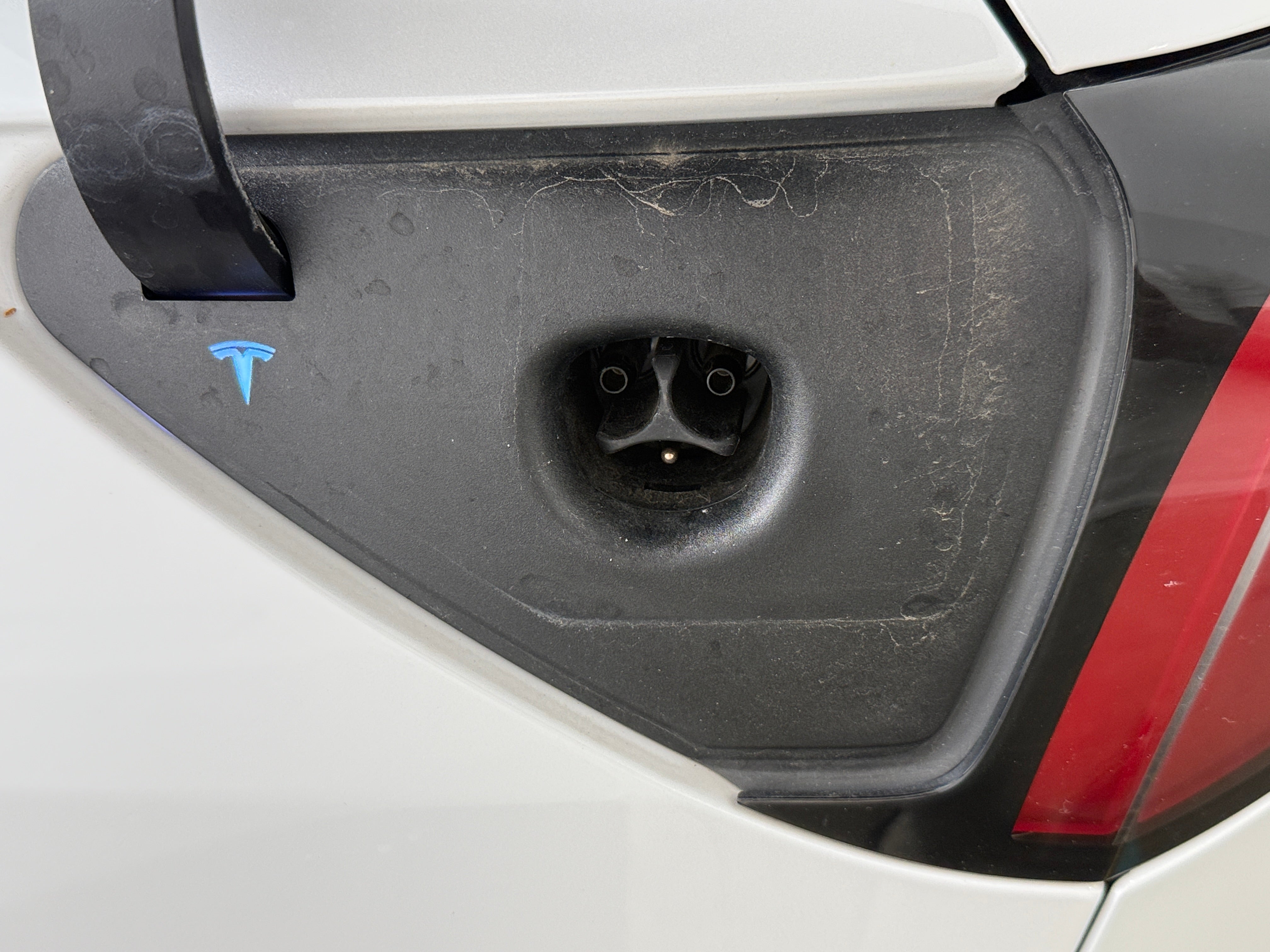 Used 2021 Tesla Model Y Long Range with VIN 5YJYGDEE7MF263863 for sale in Oak Creek, WI