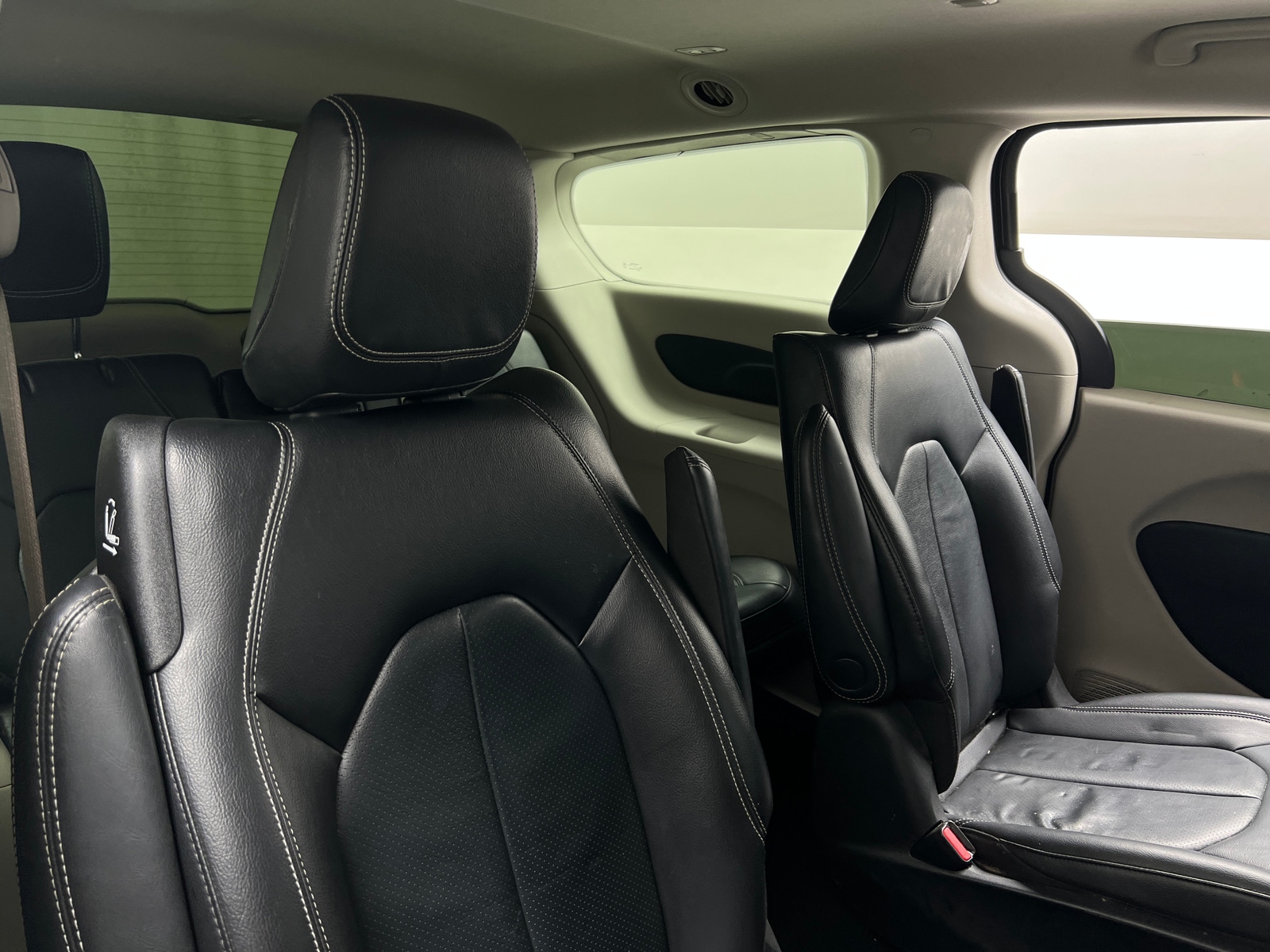 Thumbnail: 2022 Chrysler Pacifica - 5