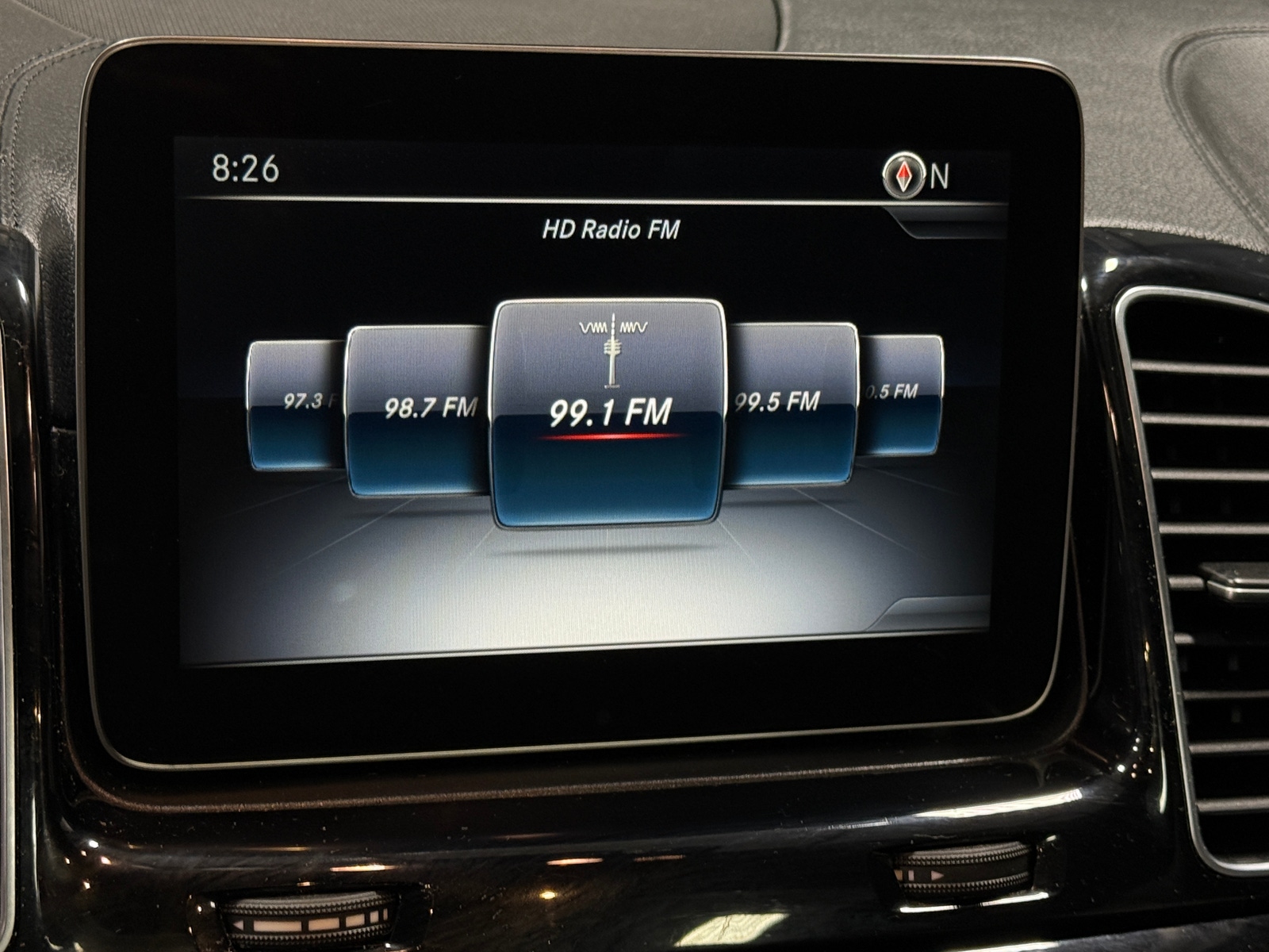 Thumbnail: 2017 Mercedes-Benz GLE - 3