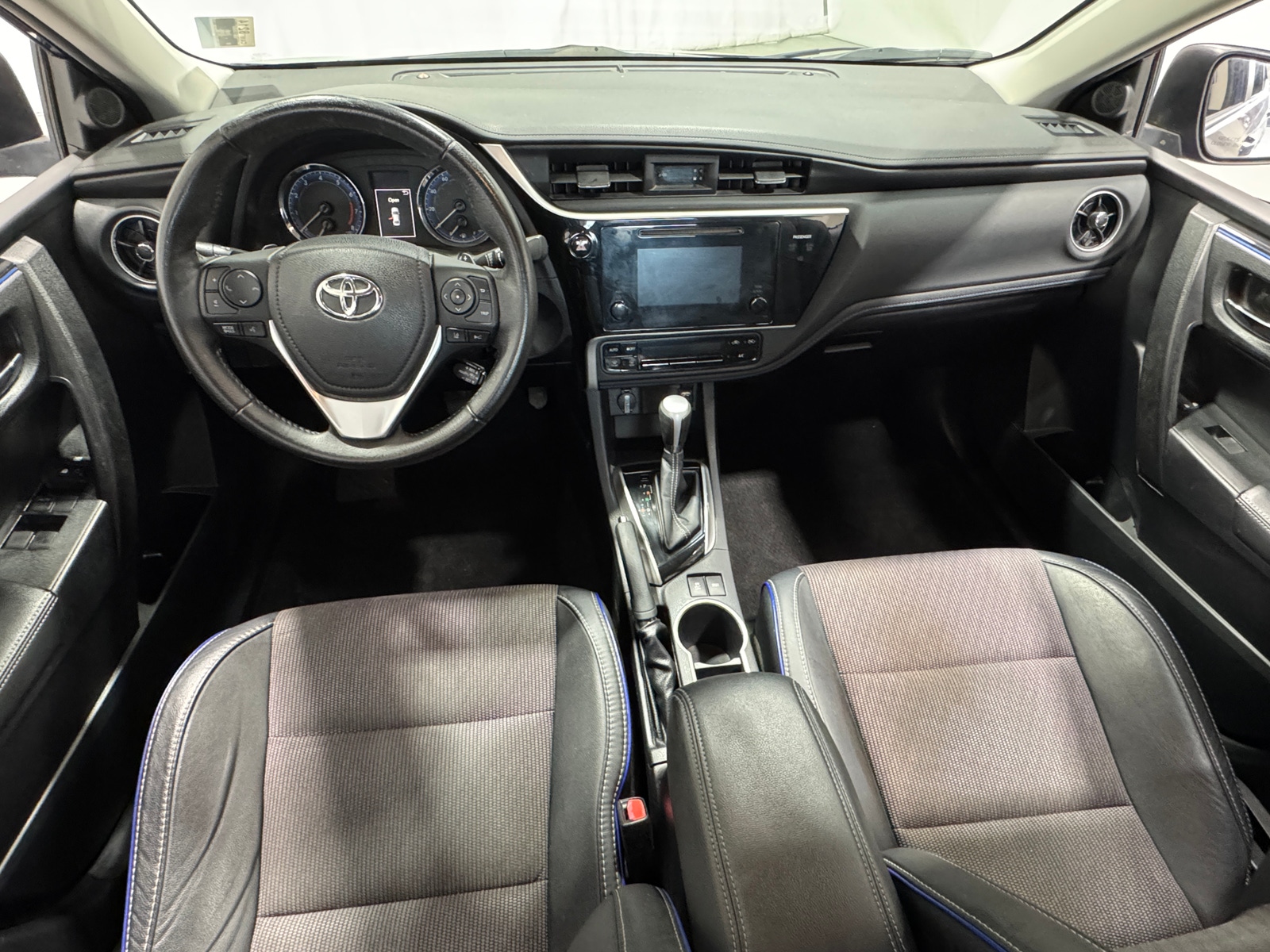 Thumbnail: 2017 Toyota Corolla - 3