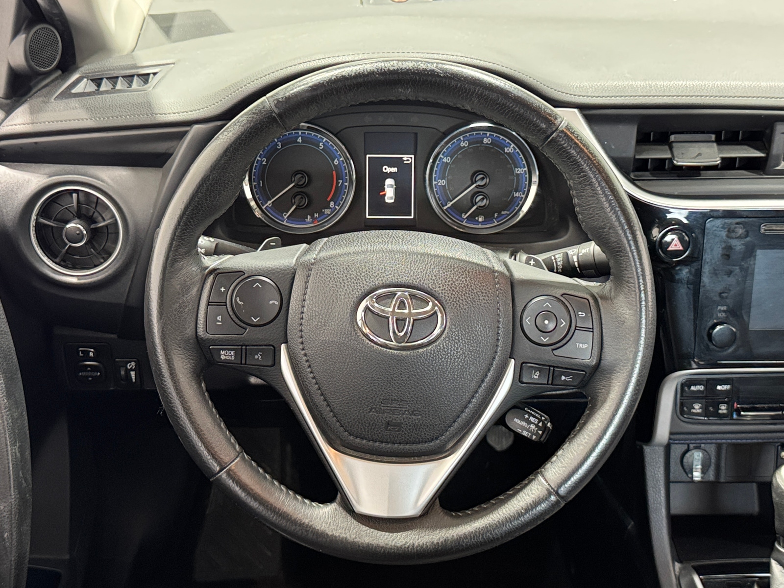 Thumbnail: 2017 Toyota Corolla - 5