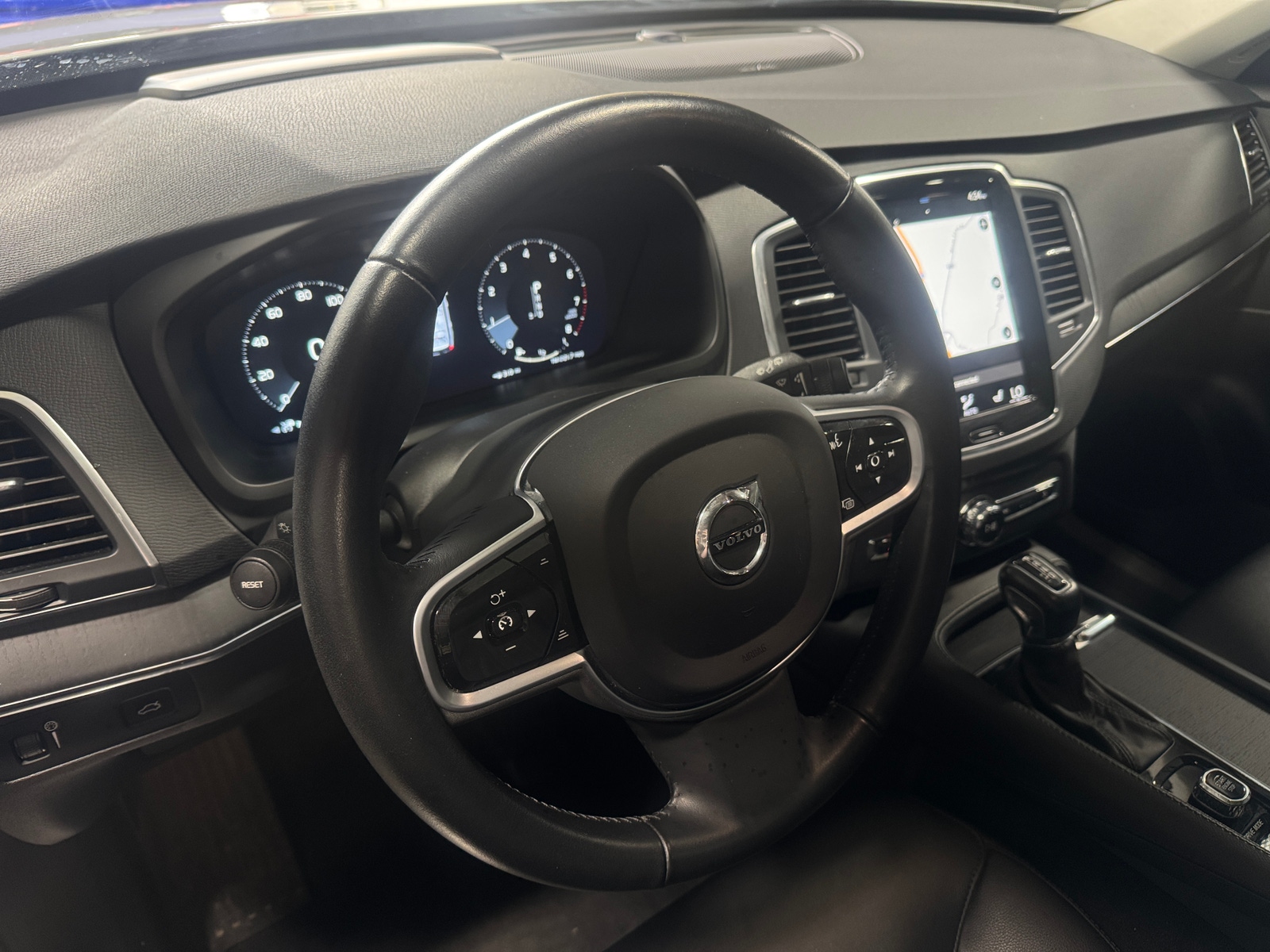 Thumbnail: 2020 Volvo XC90 - 4