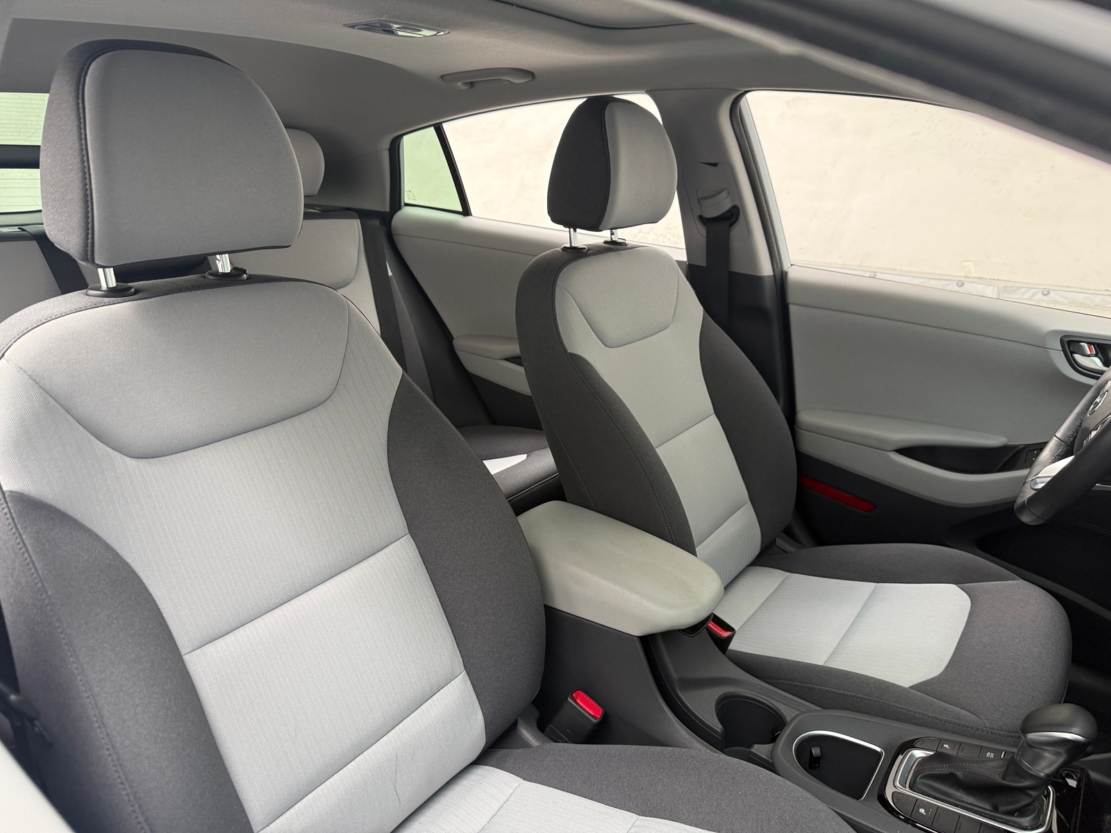 Thumbnail: 2020 Hyundai Ioniq - 2