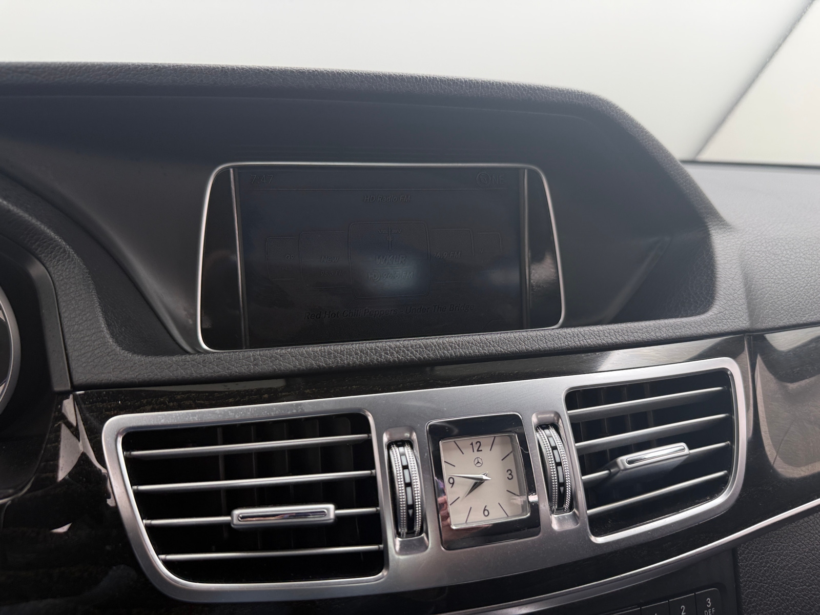 Thumbnail: 2016 Mercedes-Benz E-Class - 3