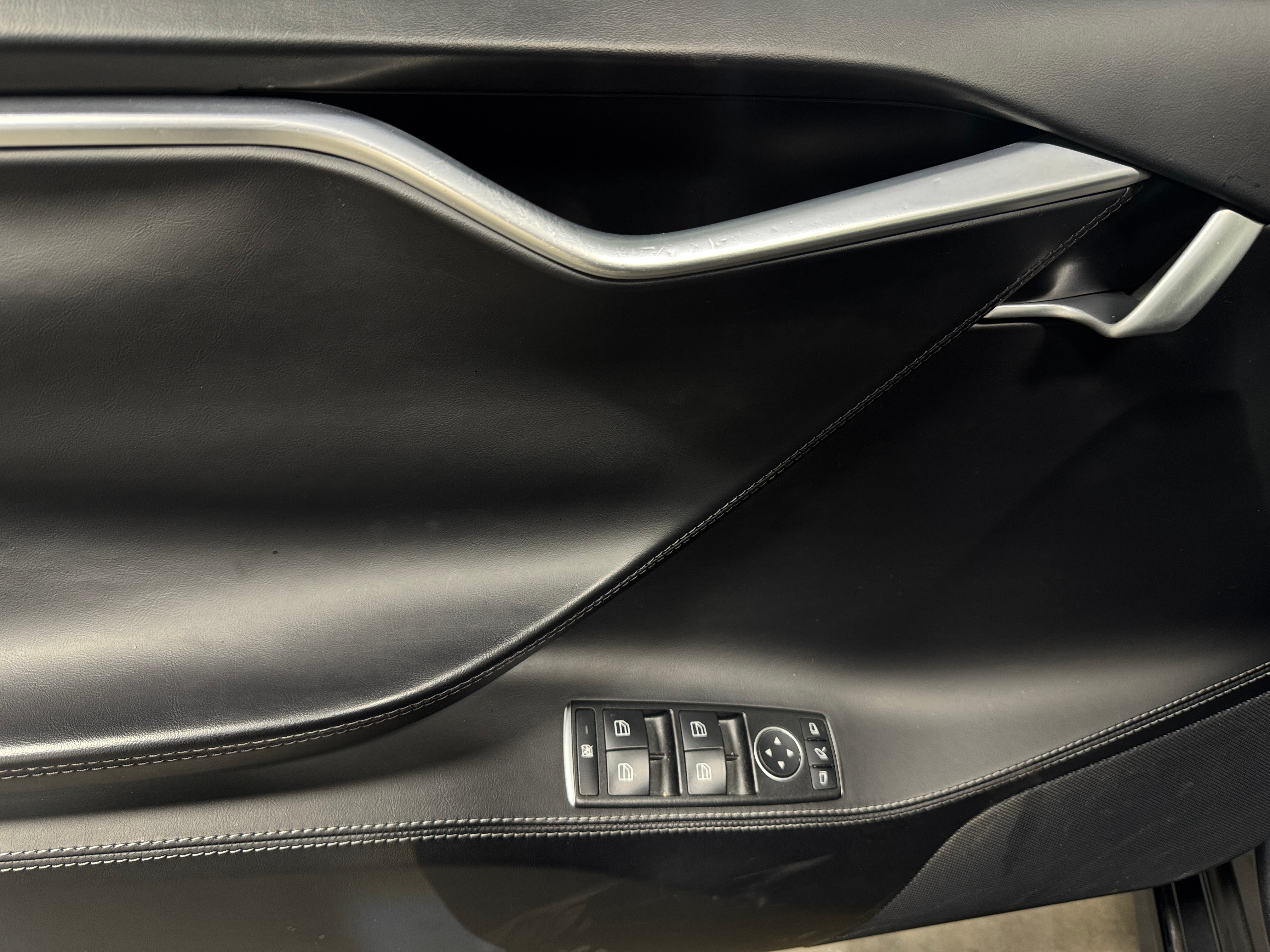 Used 2018 Tesla Model S 75D with VIN 5YJSA1E28JF252507 for sale in Oak Creek, WI