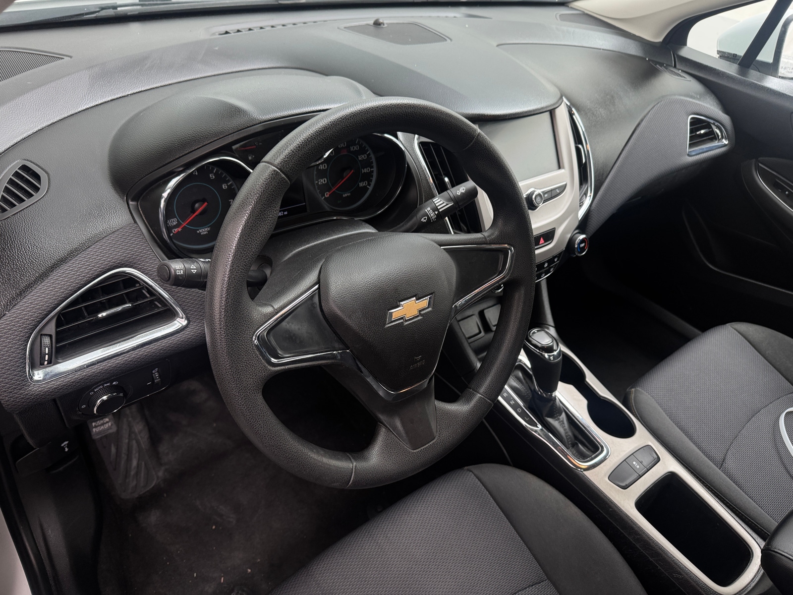 Thumbnail: 2018 Chevrolet Cruze - 5