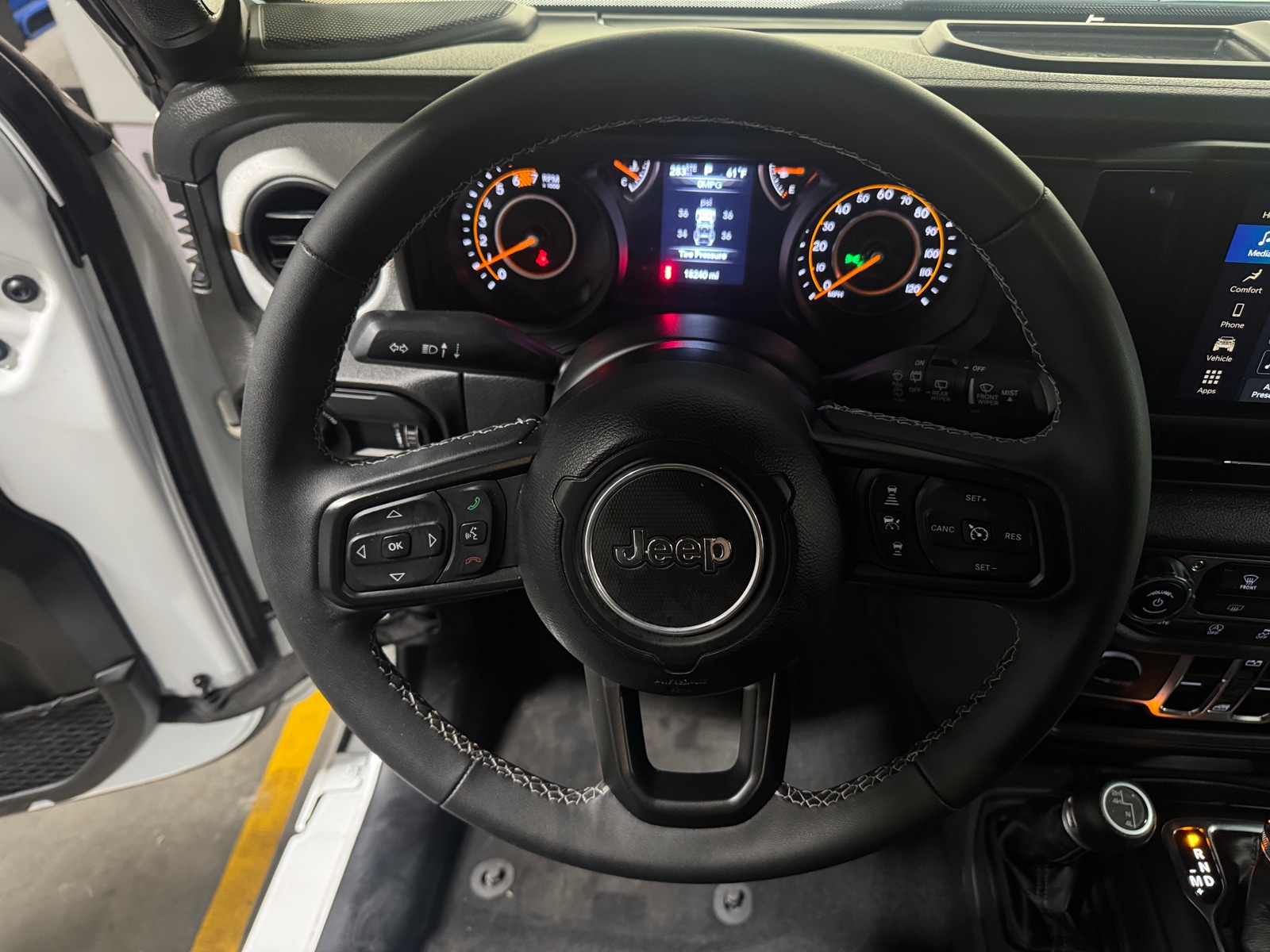 Thumbnail: 2025 Jeep Wrangler - 5