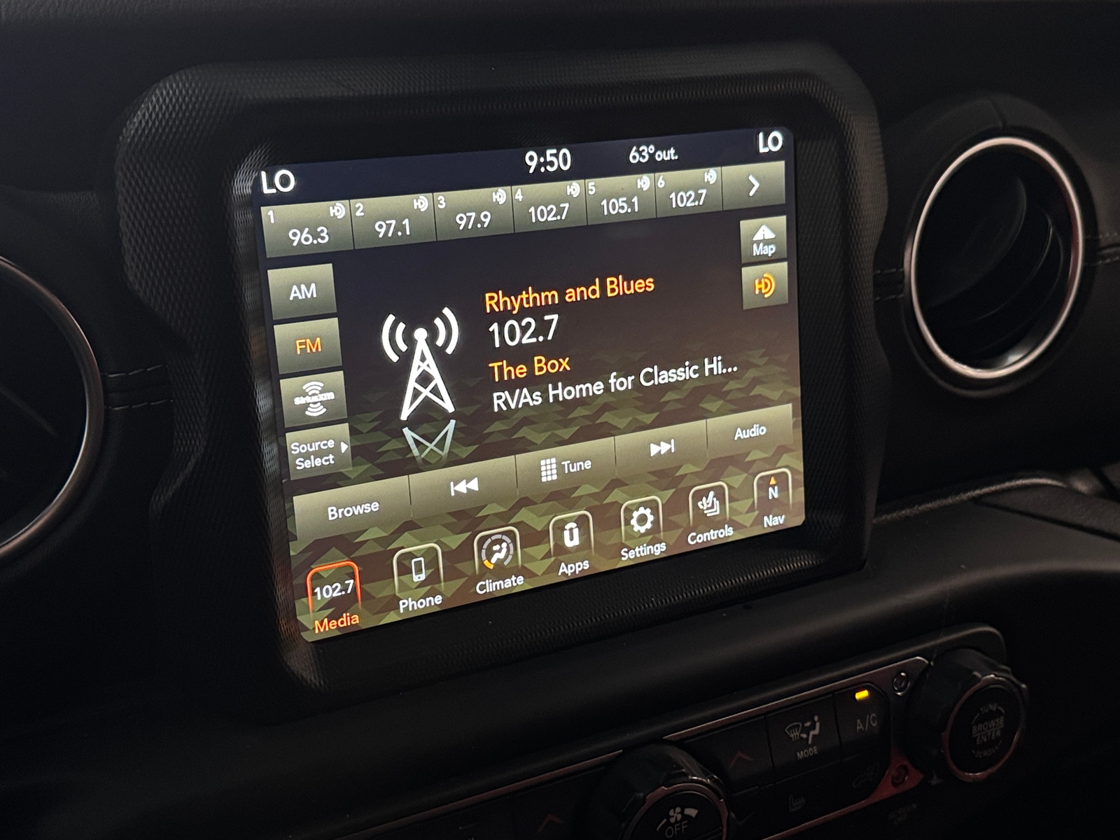 Thumbnail: 2020 Jeep Wrangler - 3