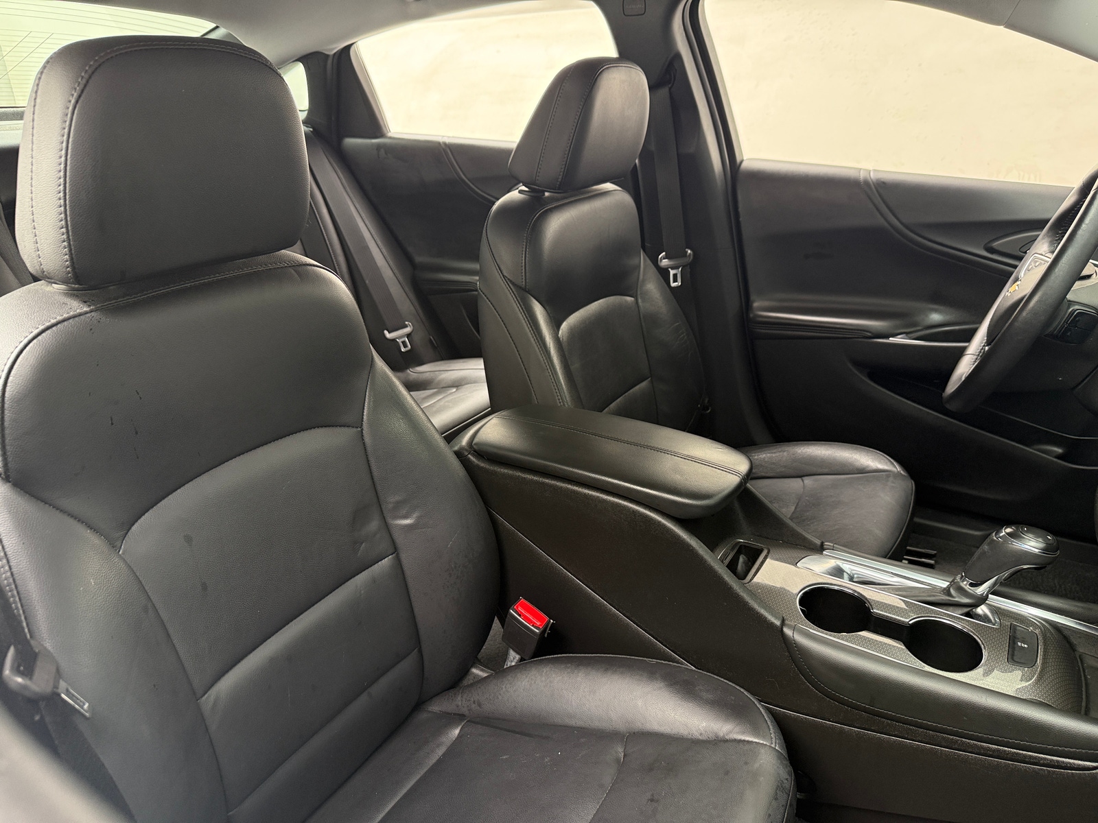 Thumbnail: 2017 Chevrolet Malibu - 2