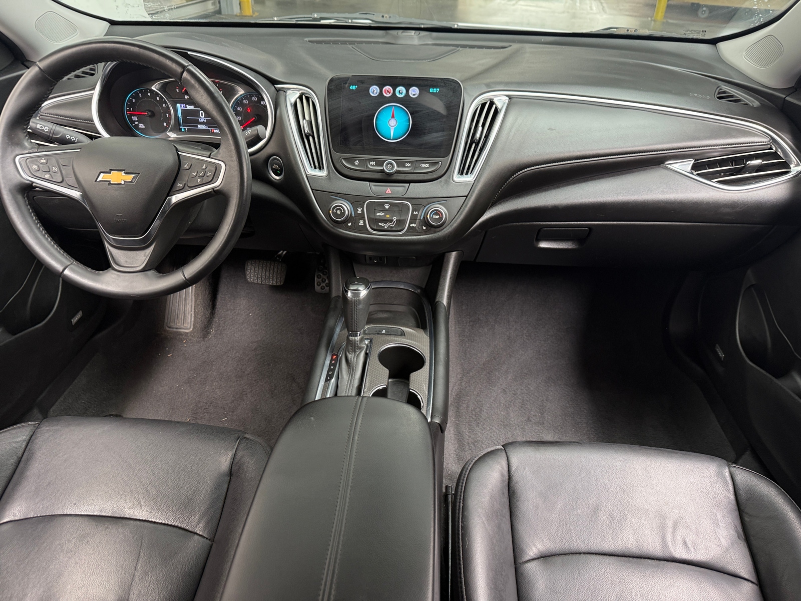 Thumbnail: 2017 Chevrolet Malibu - 3