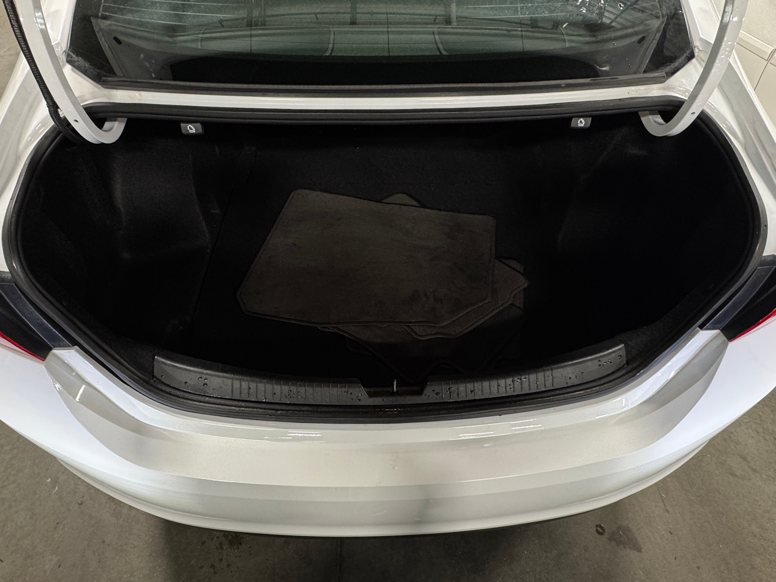 Thumbnail: 2017 Chevrolet Malibu - 7