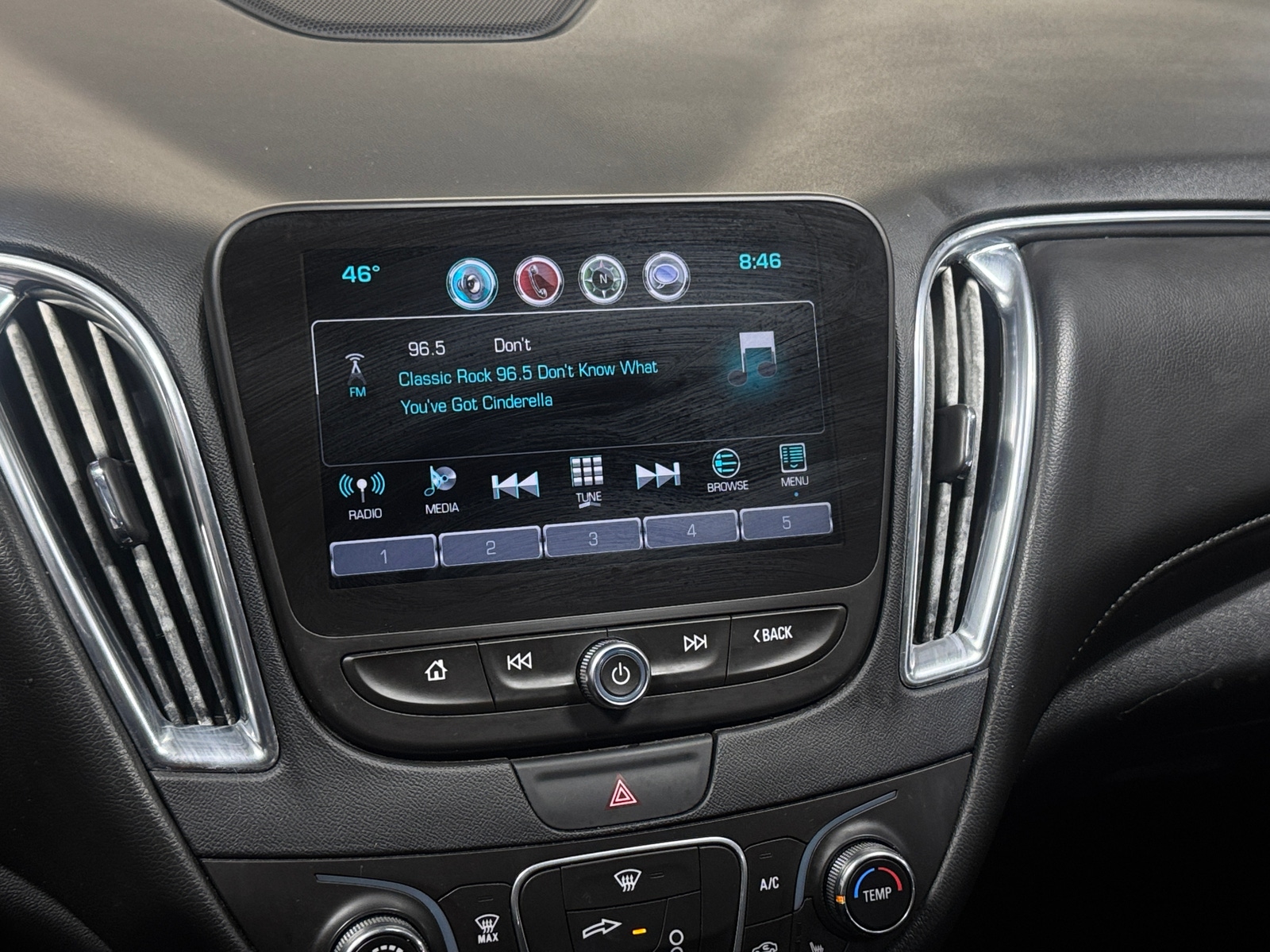 Thumbnail: 2017 Chevrolet Malibu - 4