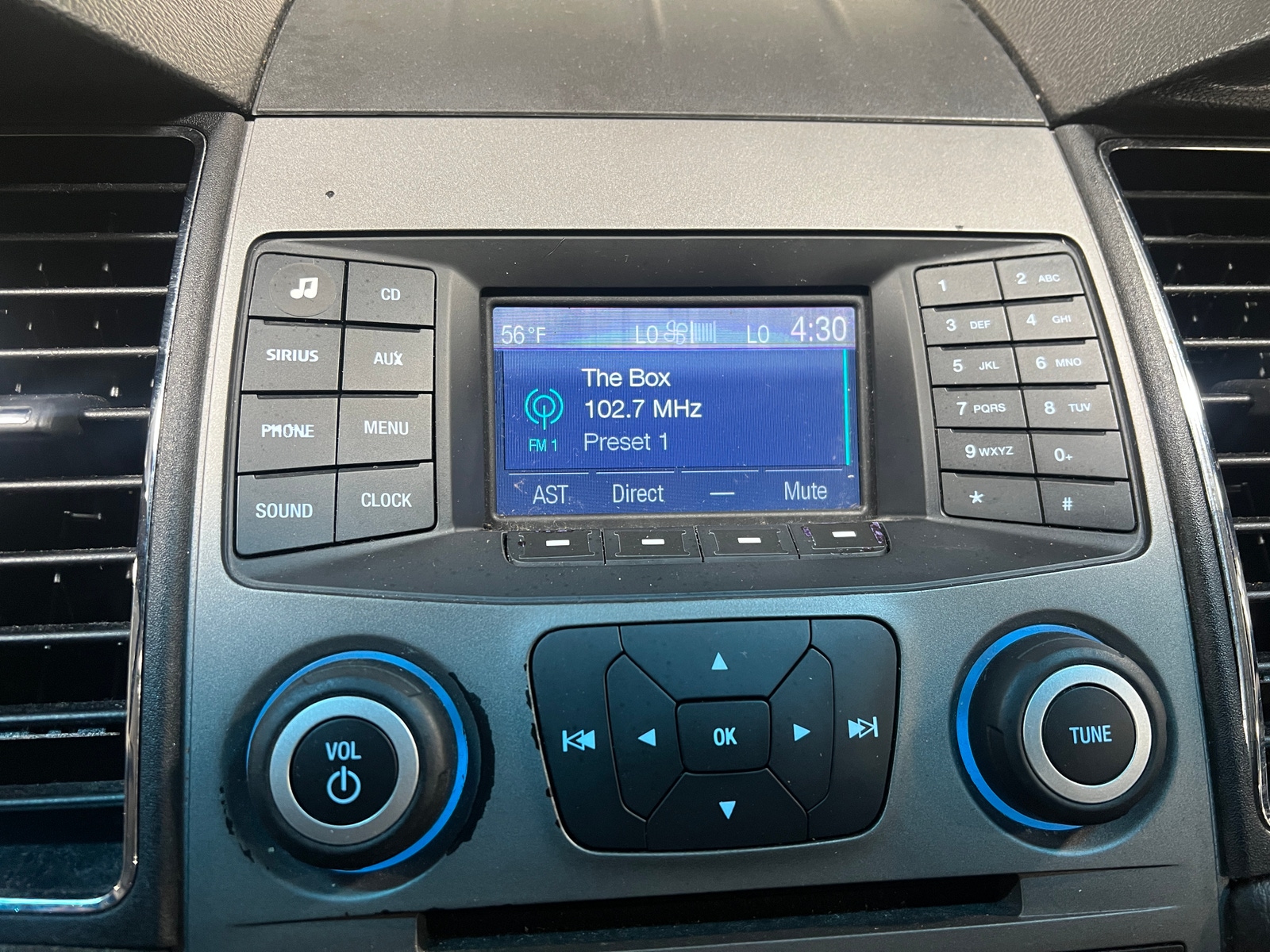 Thumbnail: 2015 Ford Taurus - 4