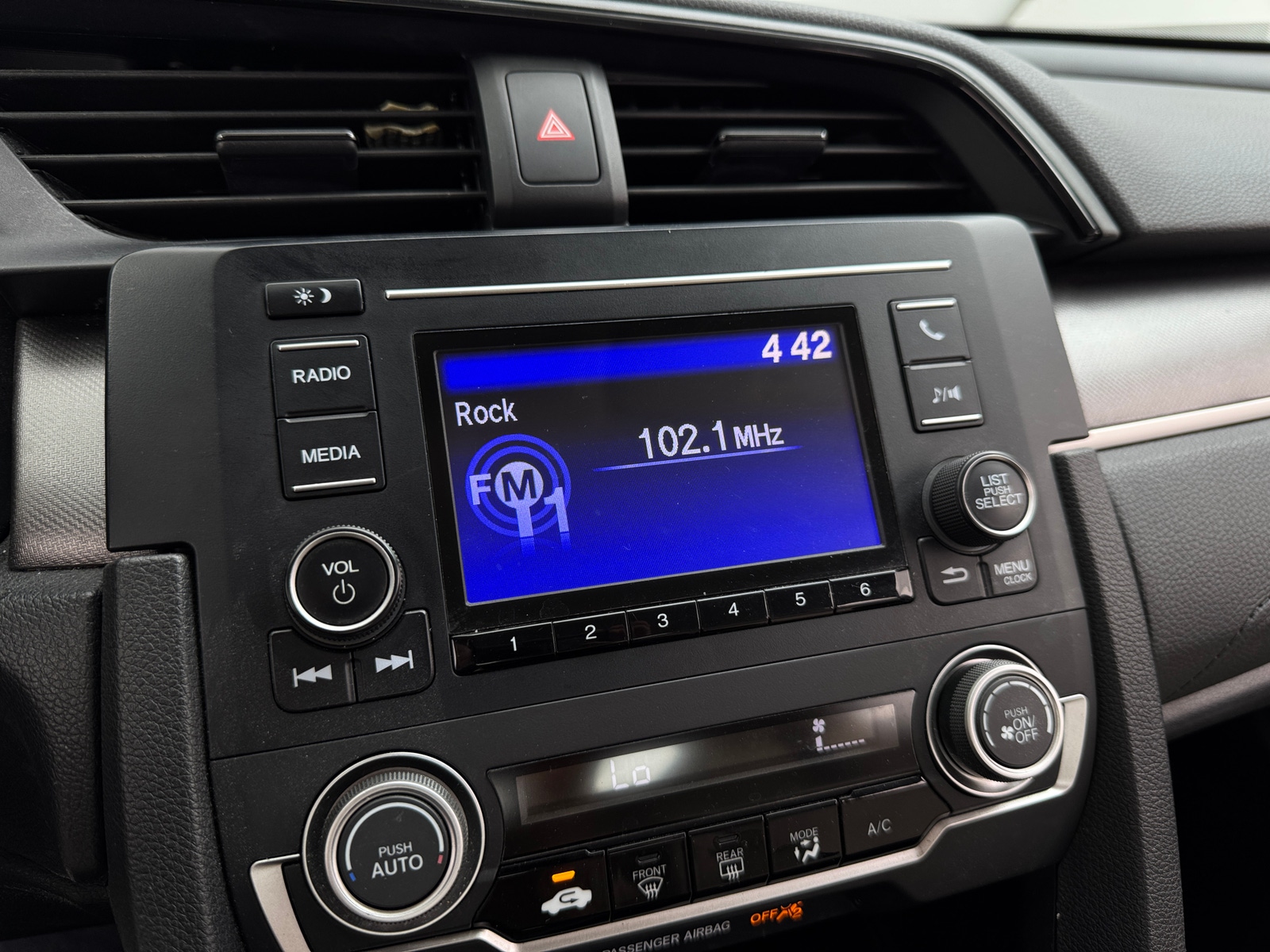 Thumbnail: 2016 Honda Civic - 4