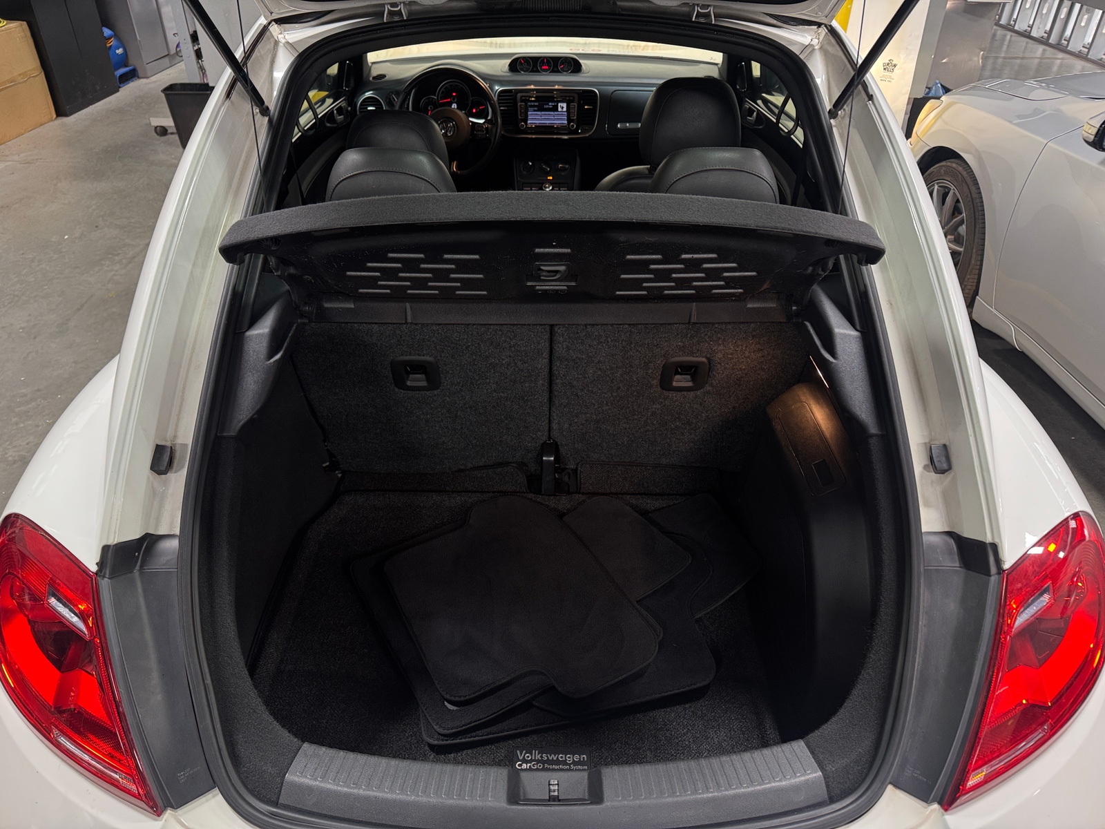 Thumbnail: 2013 Volkswagen Beetle - 6