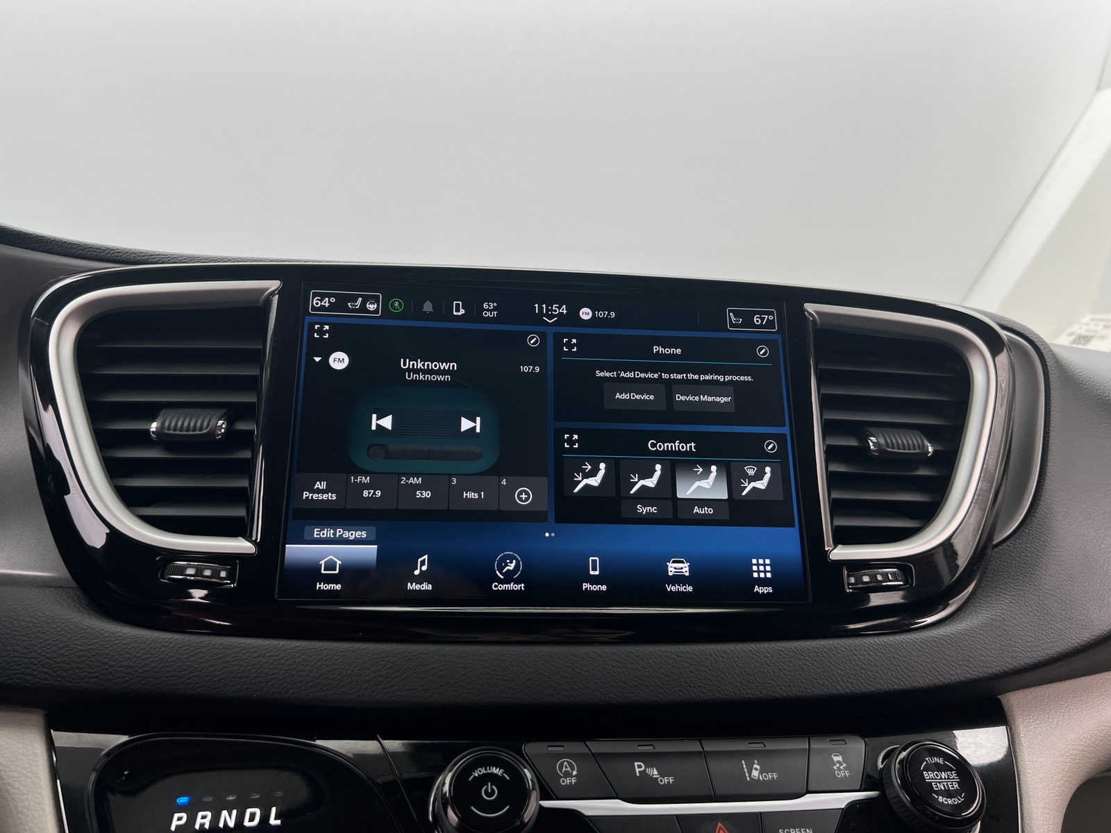 Thumbnail: 2023 Chrysler Pacifica - 3