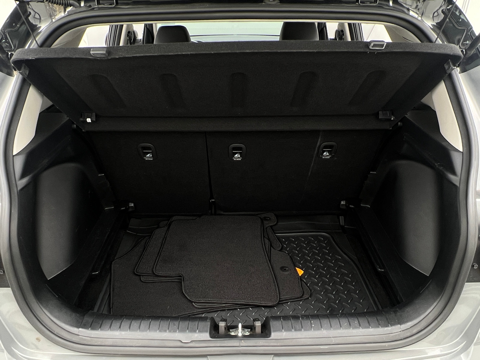 Thumbnail: 2022 Hyundai Venue - 7