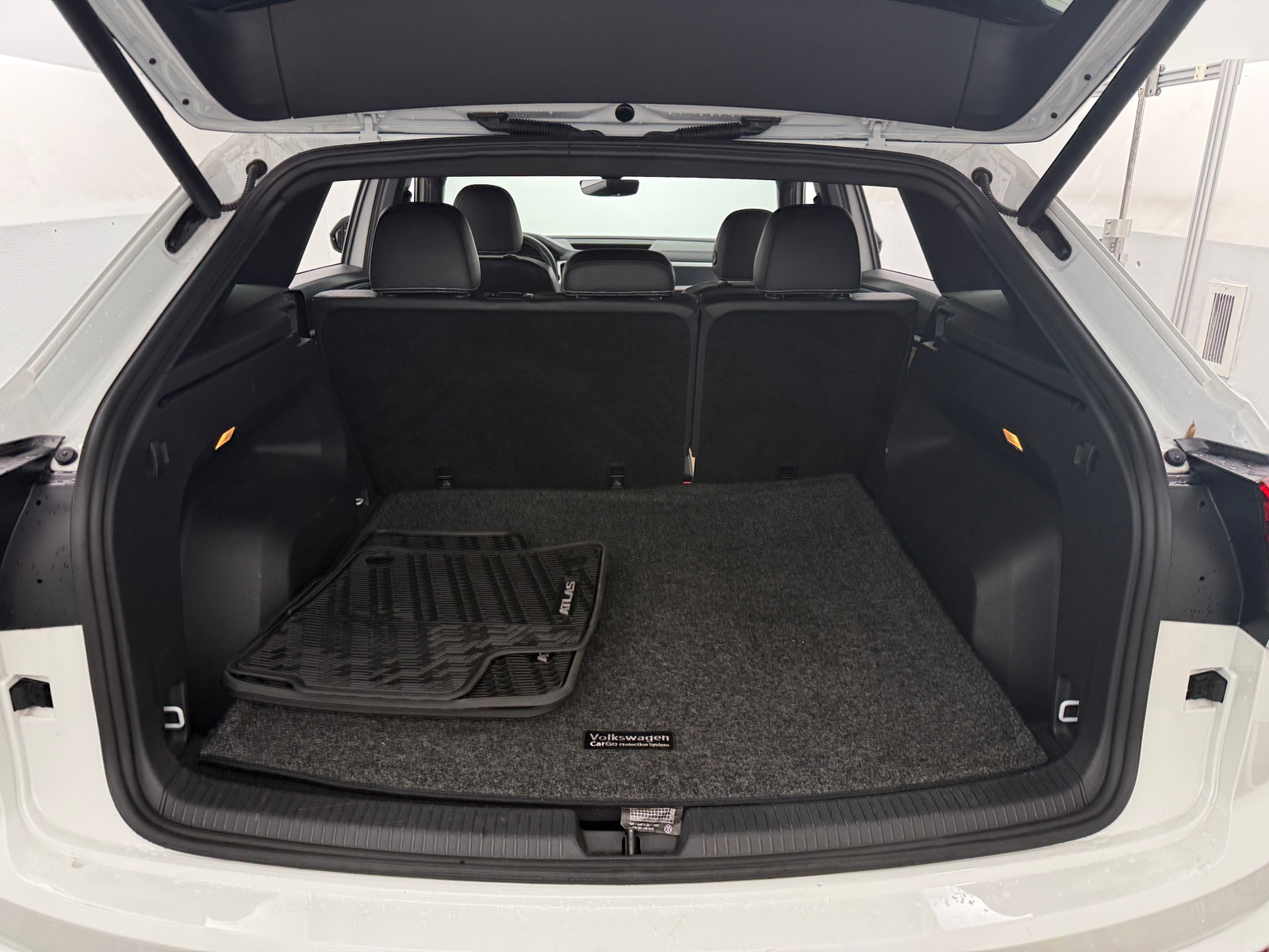 Thumbnail: 2021 Volkswagen Atlas - 6